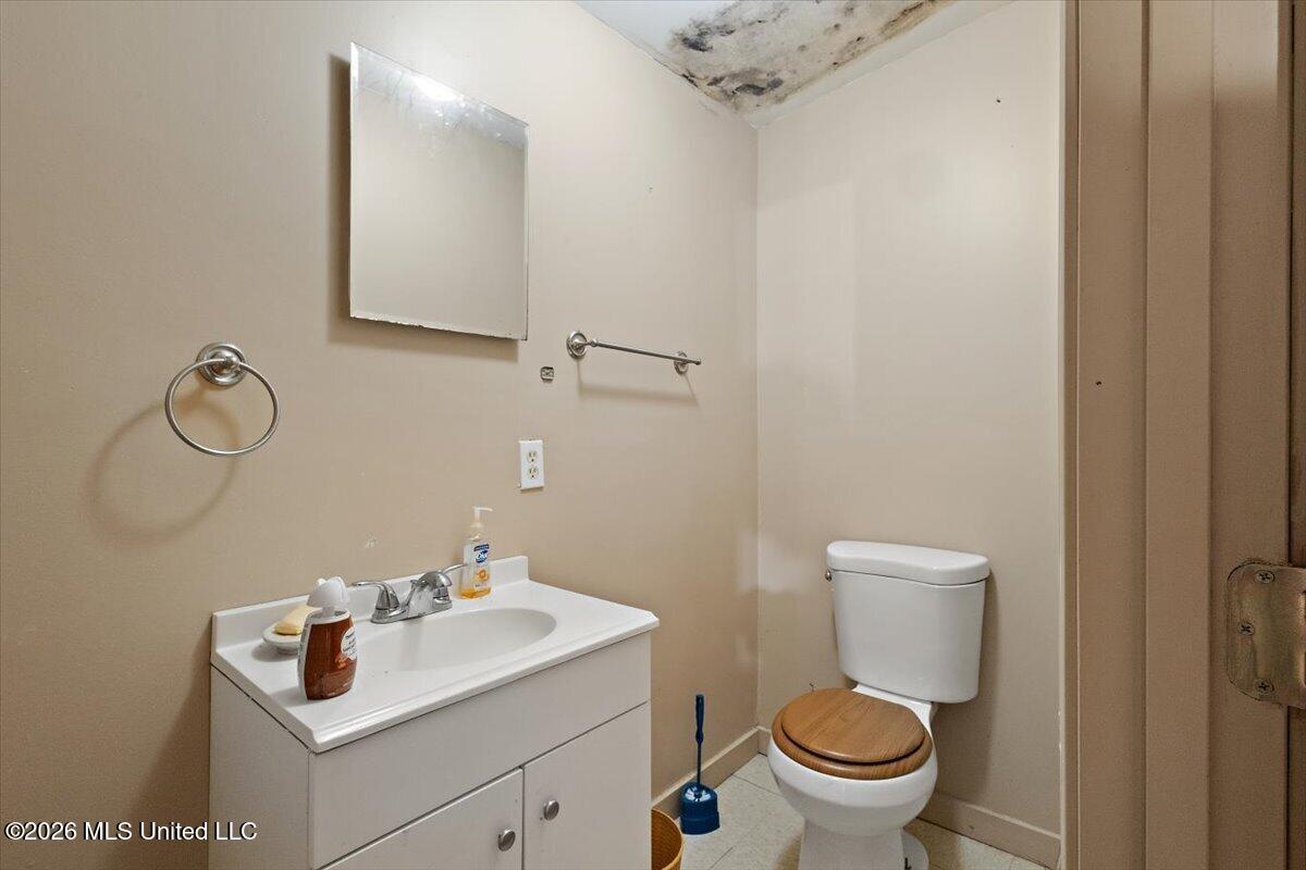 310 W 6th Street Property Photo 15