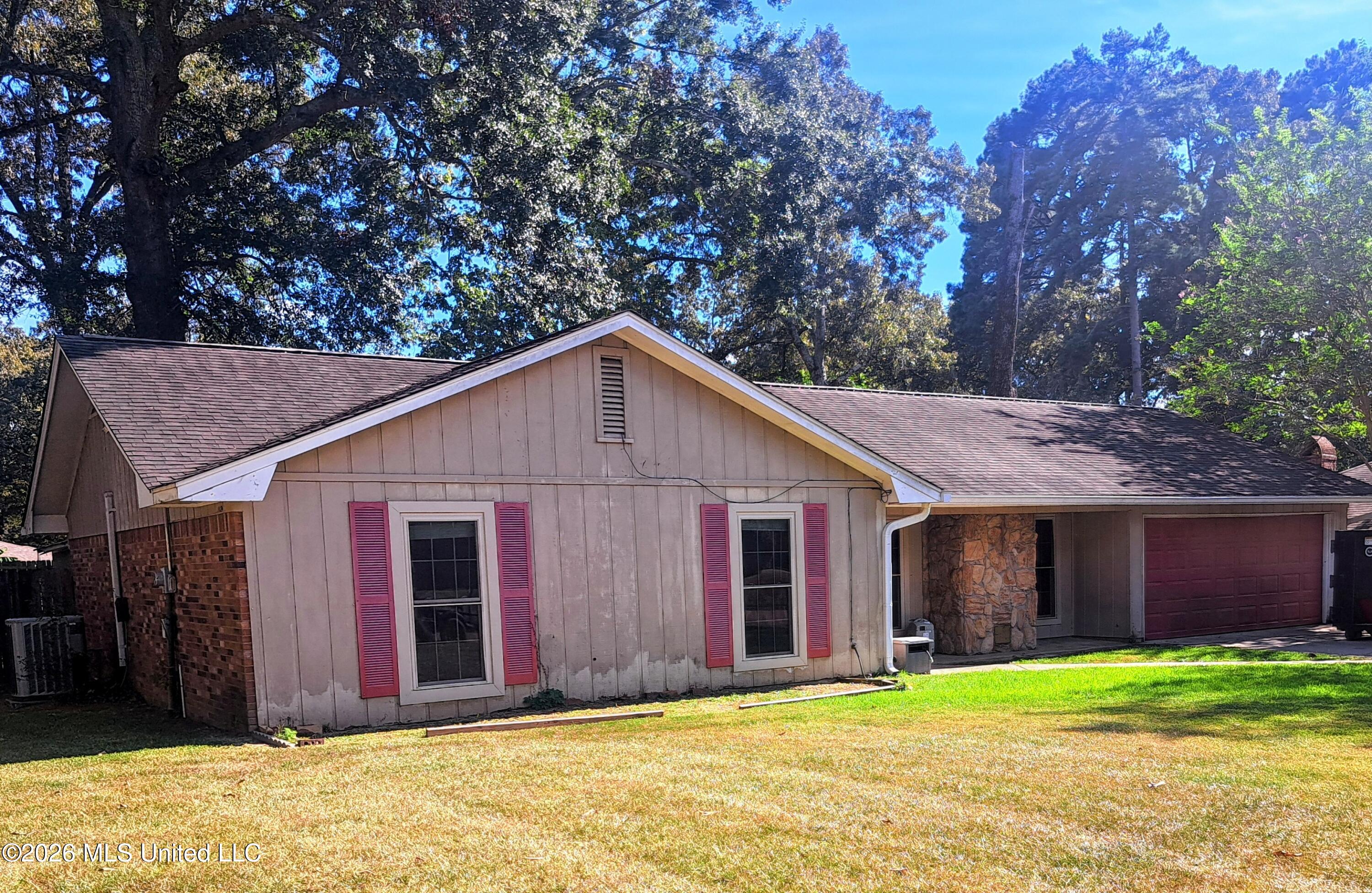176 Crossover Drive Property Photo 1