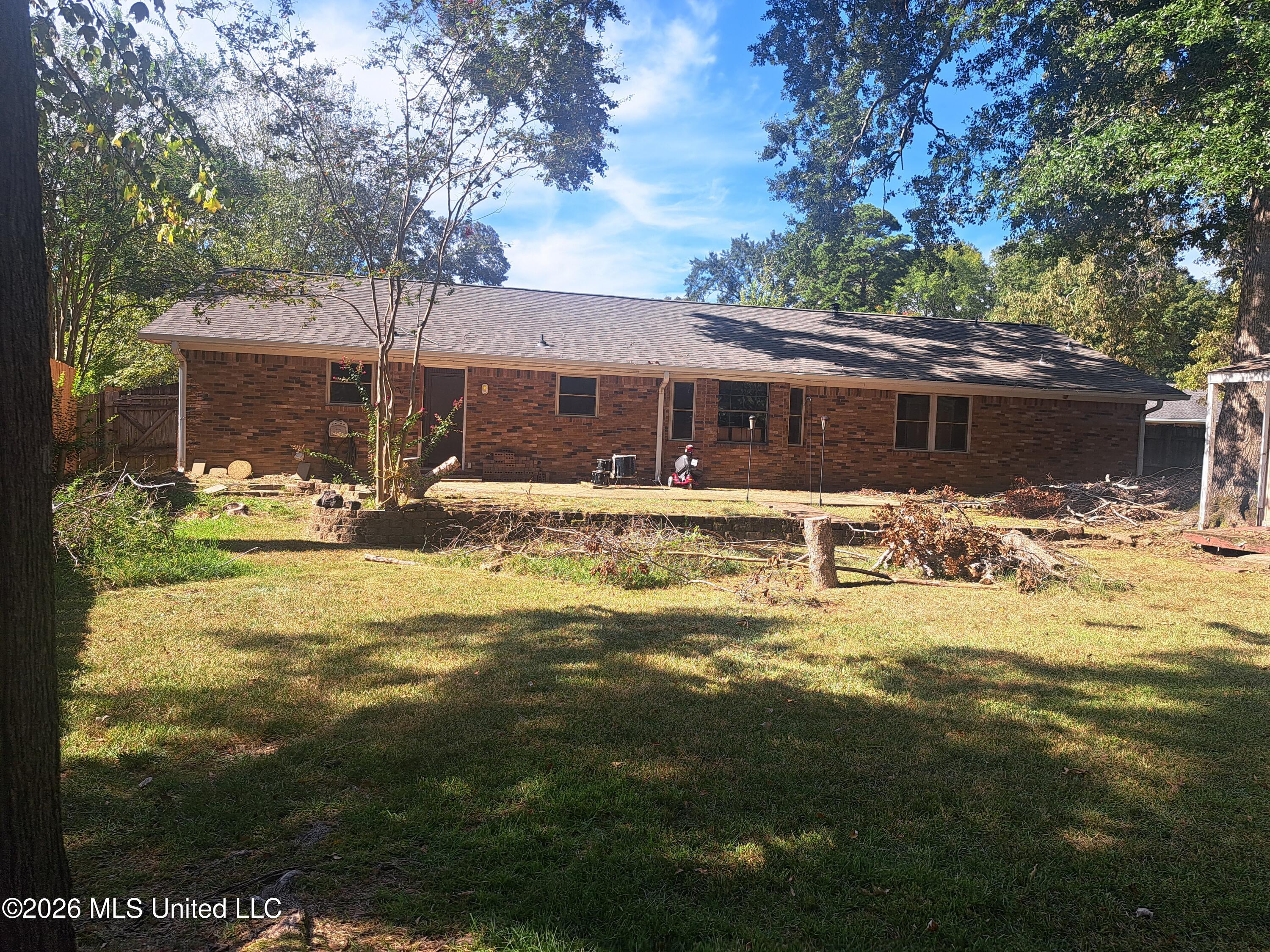 176 Crossover Drive Property Photo 14