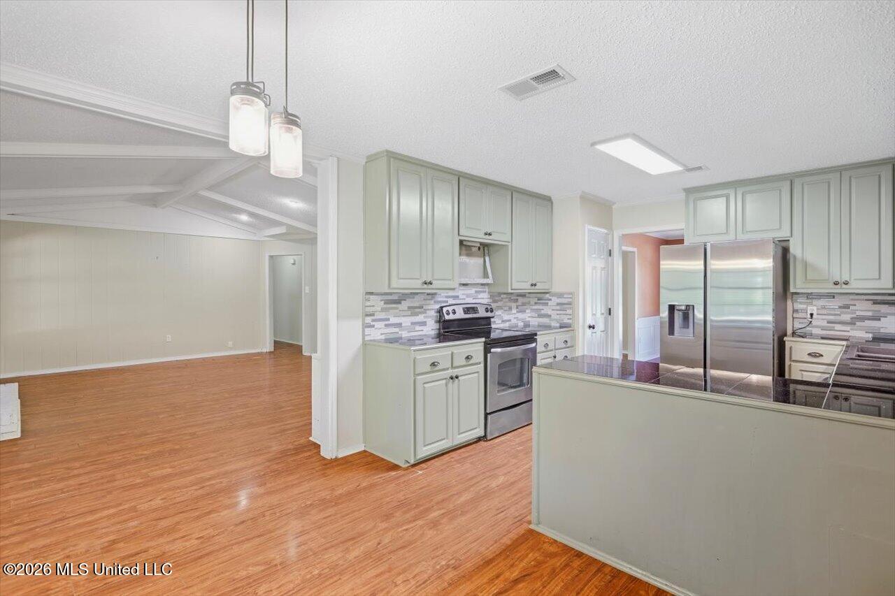 144 Westlake Drive Property Photo 14