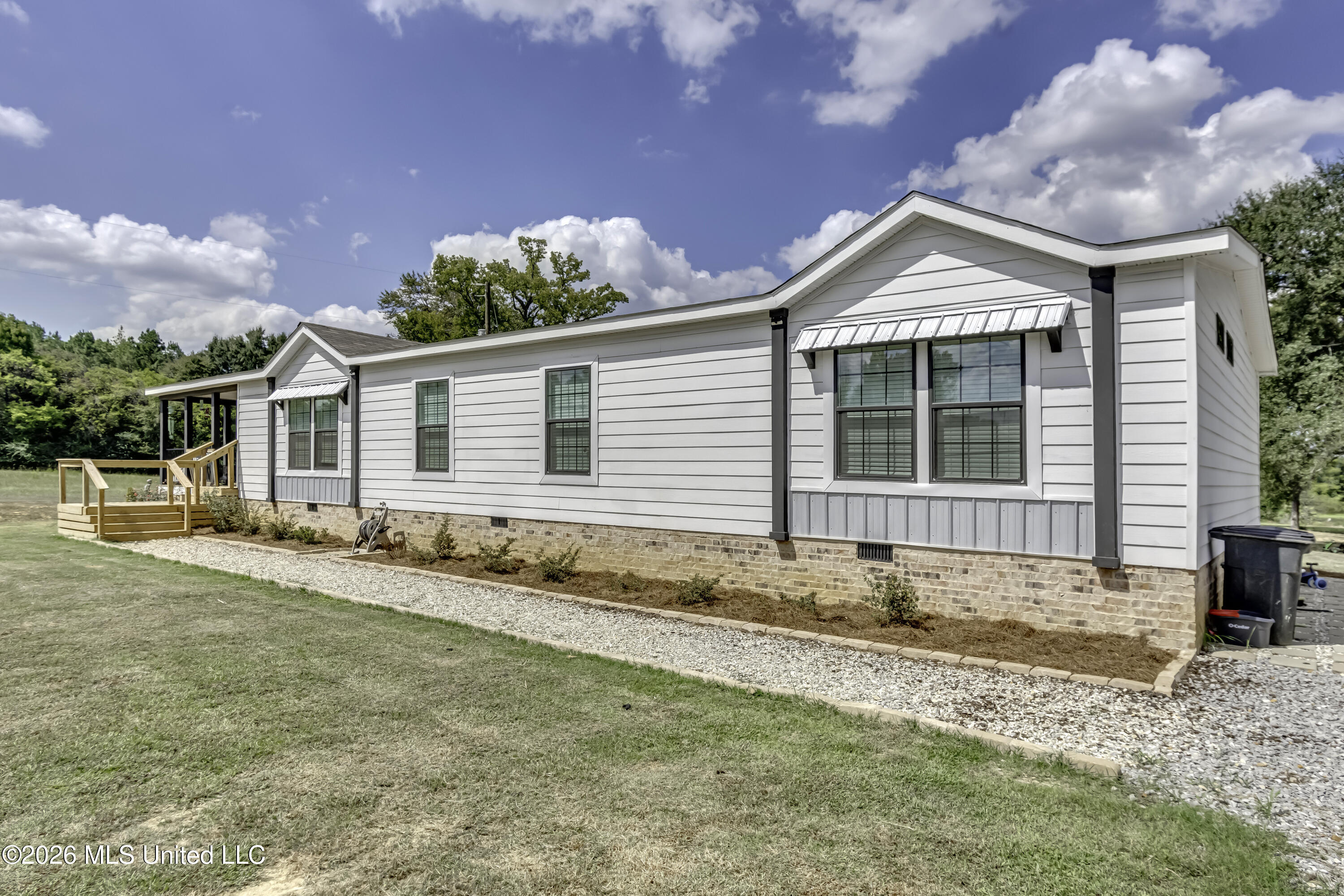 1534 Stokes Road Property Photo 4