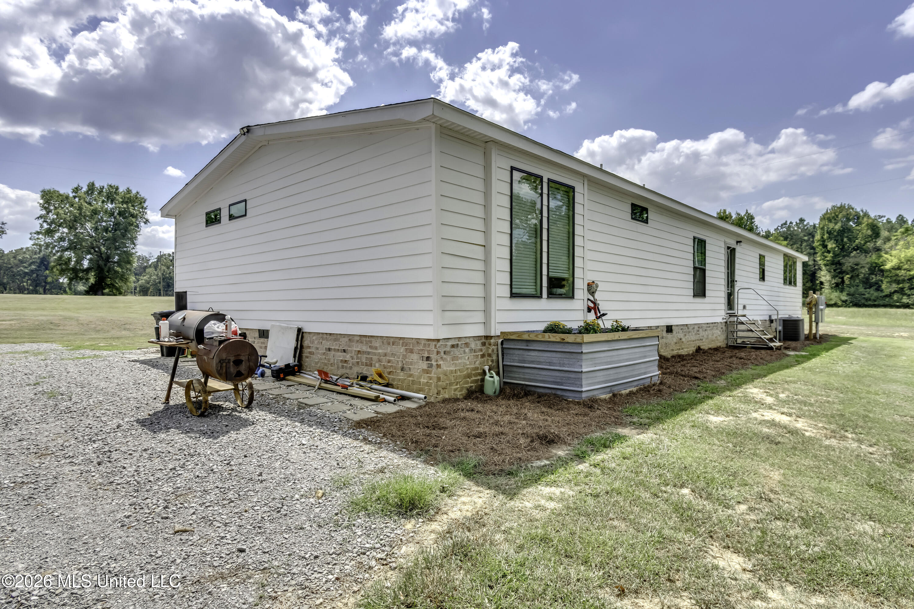1534 Stokes Road Property Photo 6