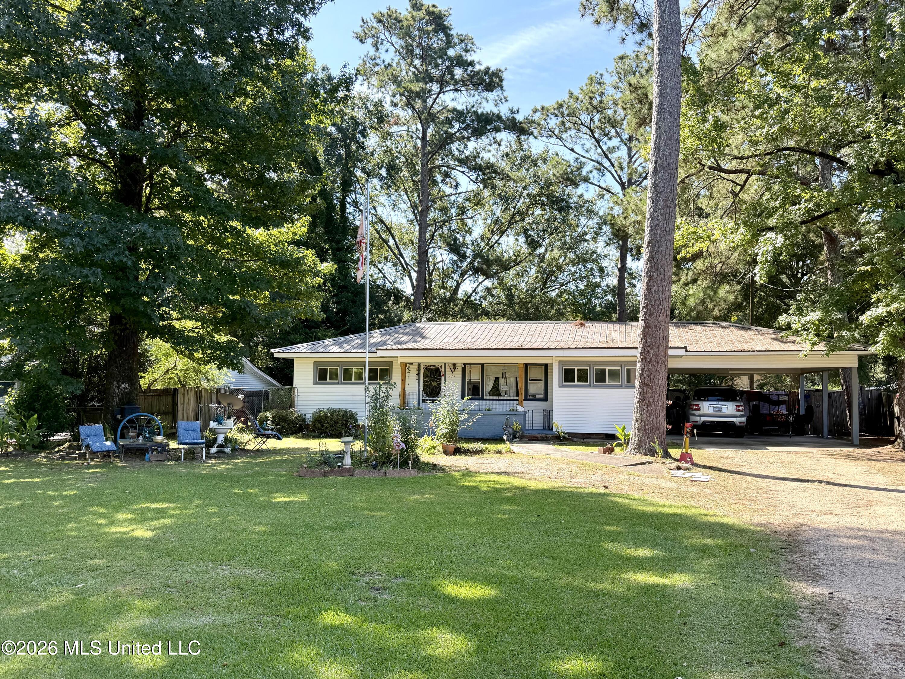 311 N Street Drive Property Photo 1