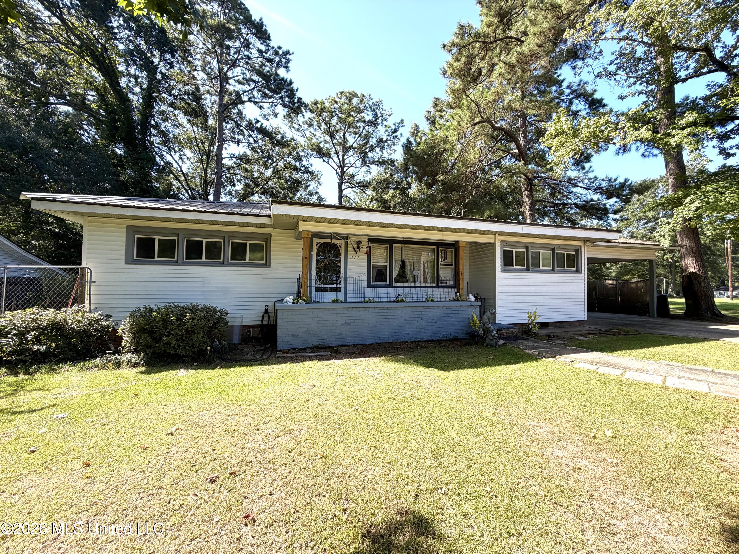 311 N Street Drive Property Photo 3