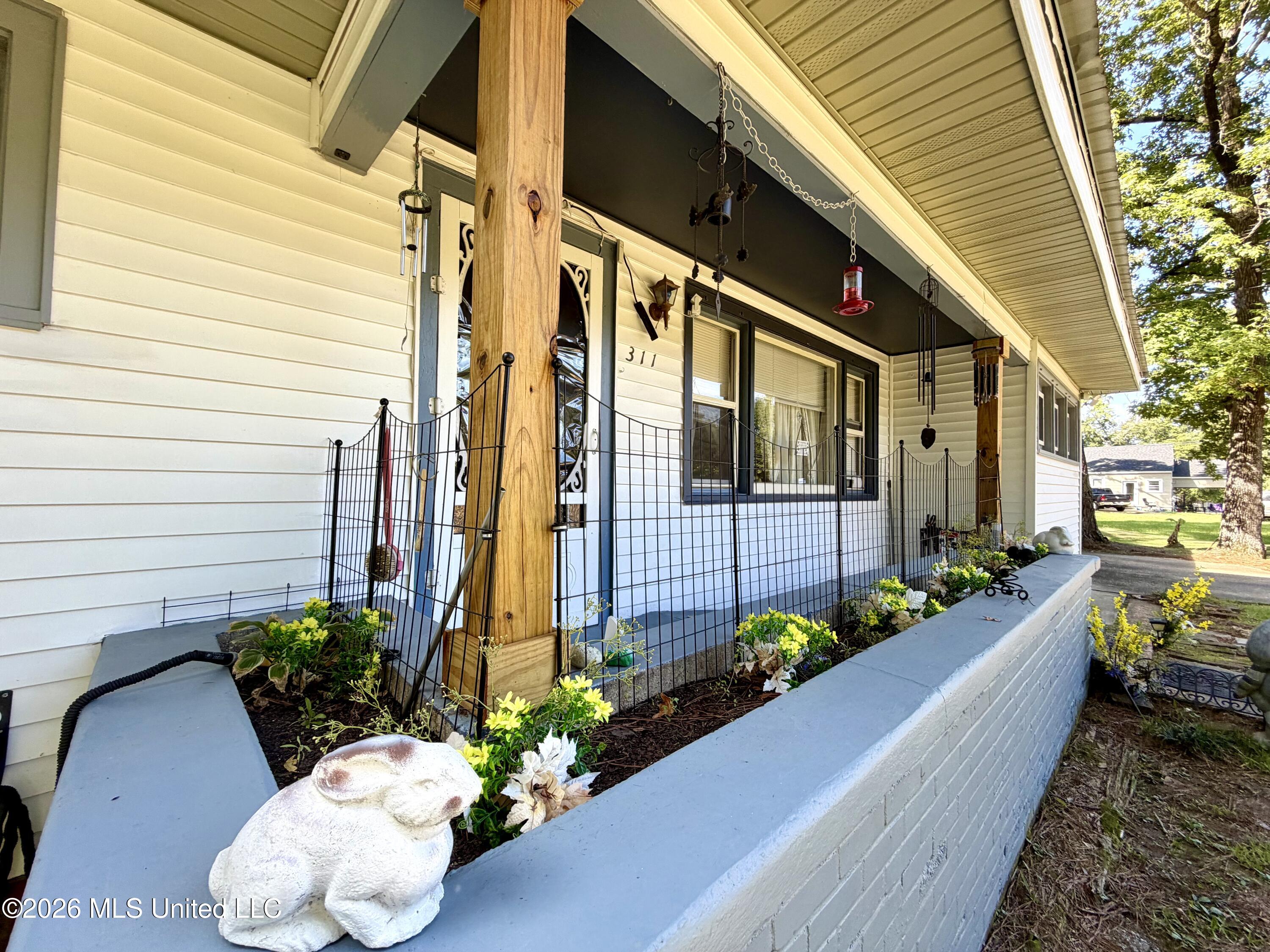 311 N Street Drive Property Photo 5