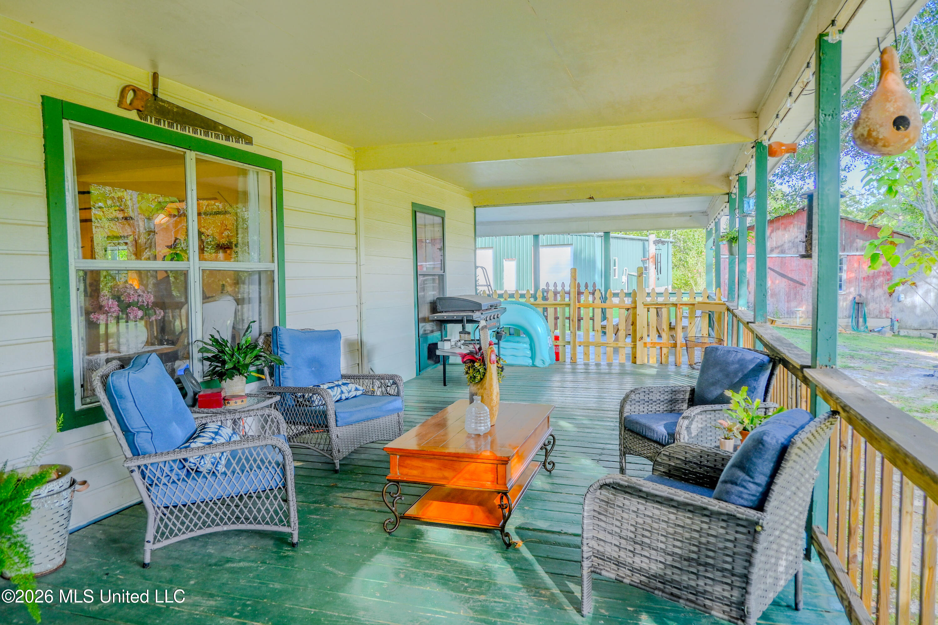 213 Sand Spring Loop Property Photo 5
