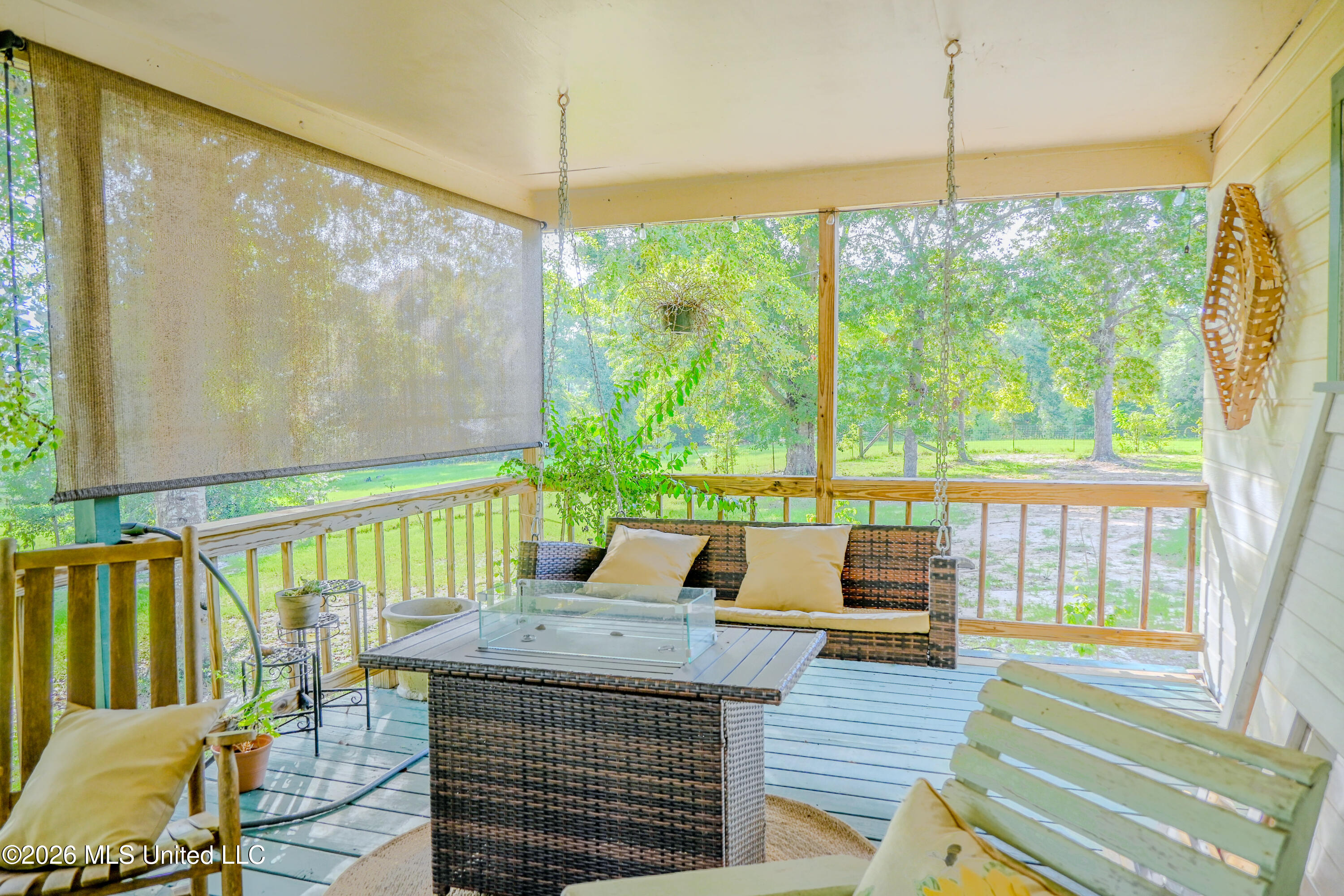 213 Sand Spring Loop Property Photo 6