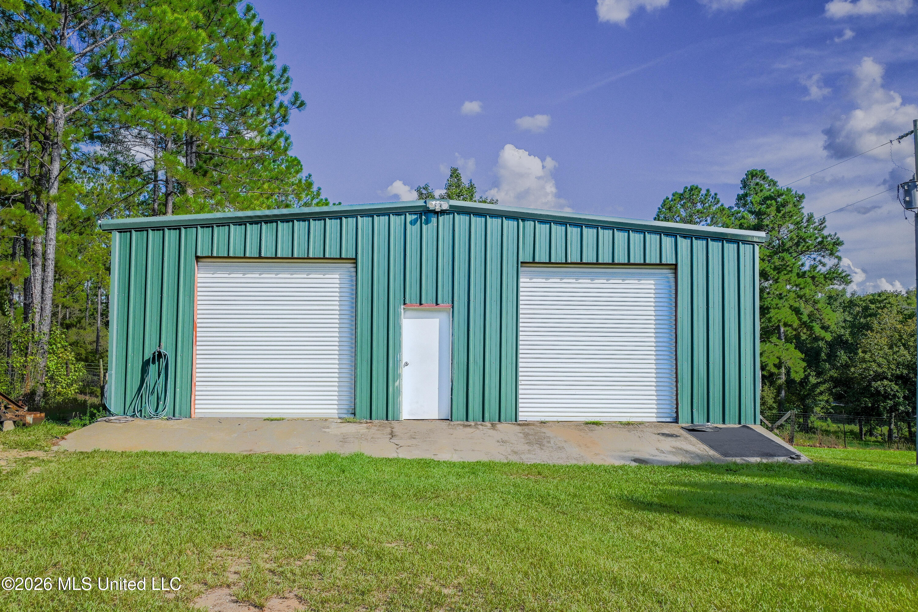 213 Sand Spring Loop Property Photo 7