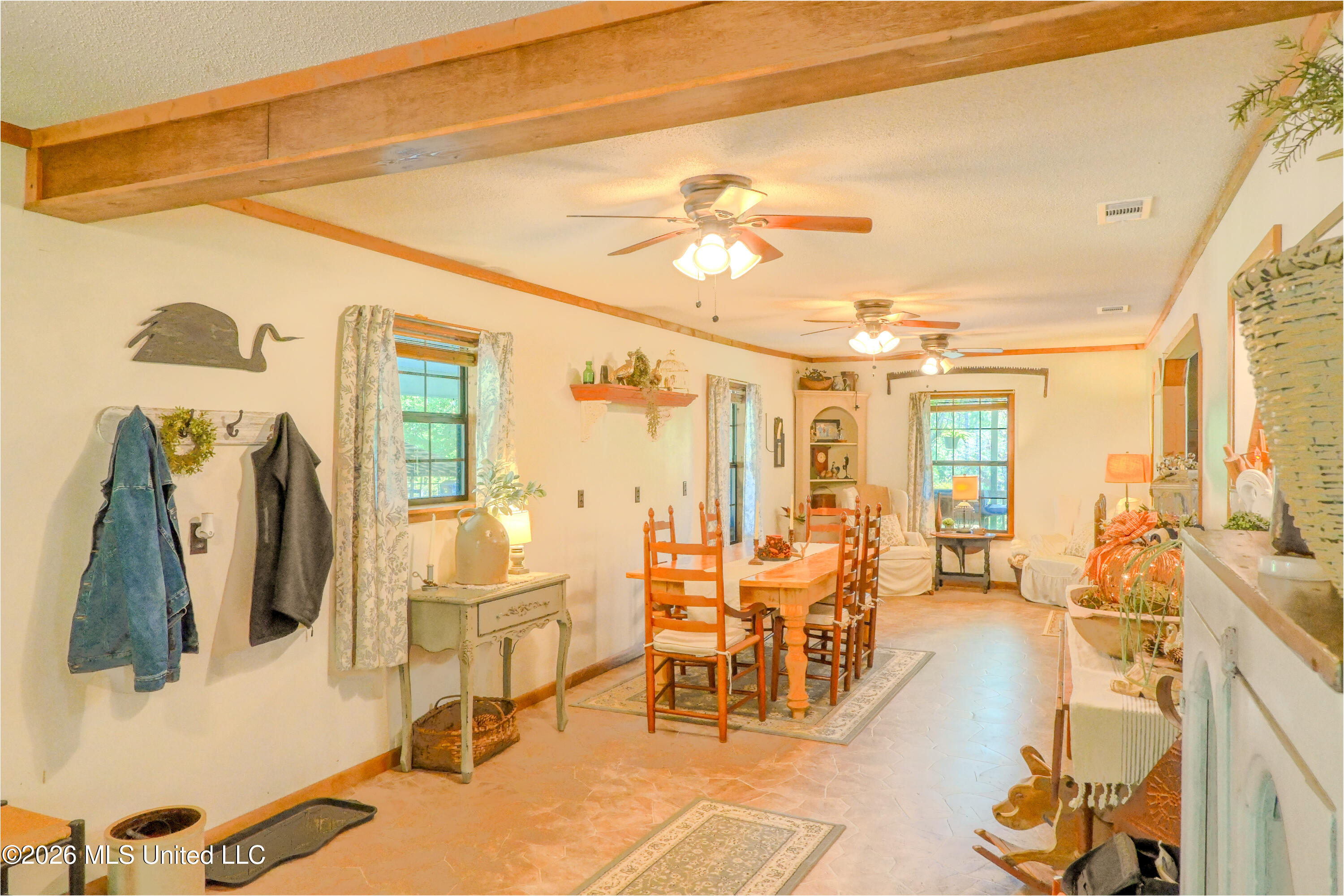 213 Sand Spring Loop Property Photo 8