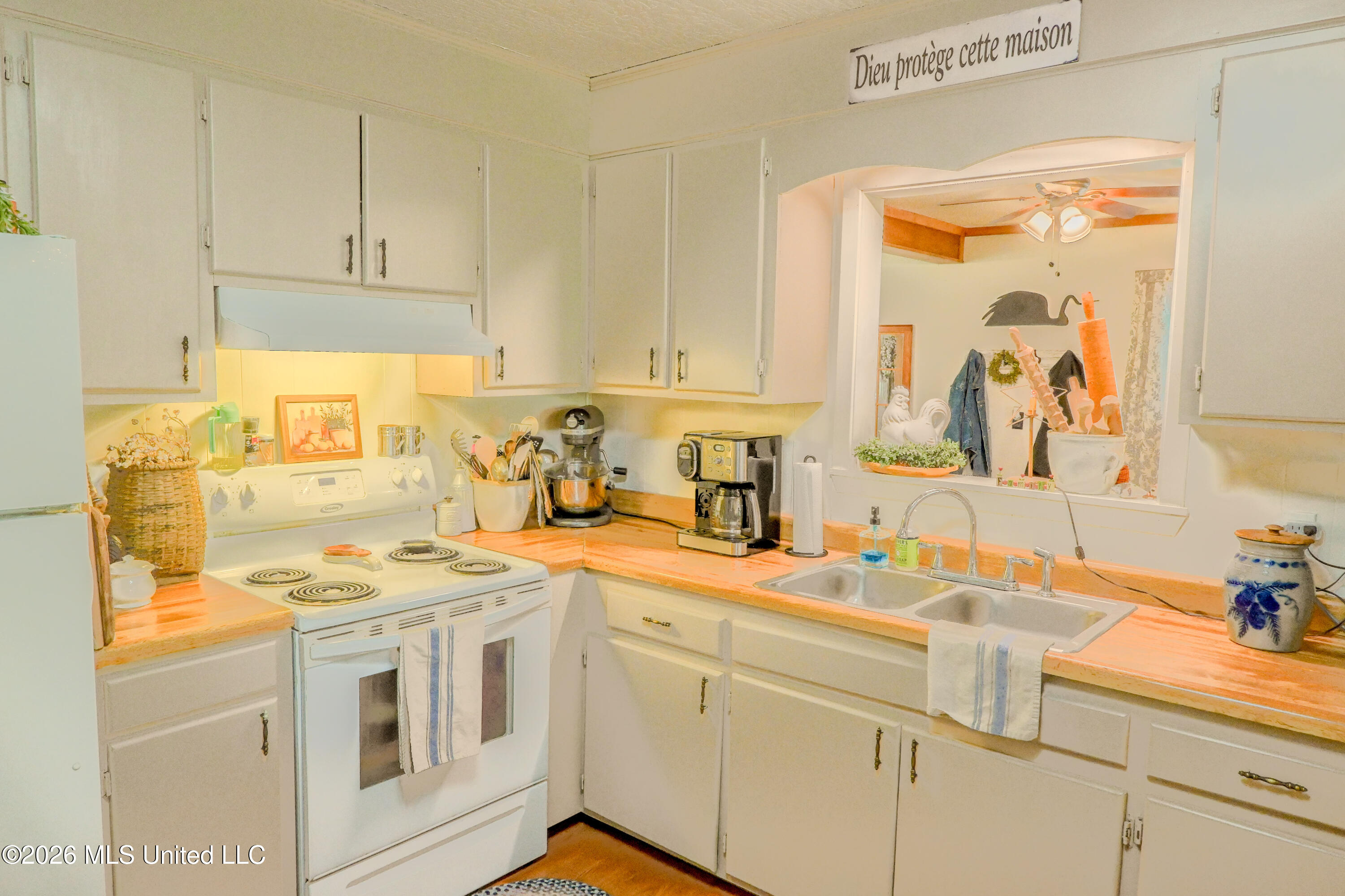 213 Sand Spring Loop Property Photo 12