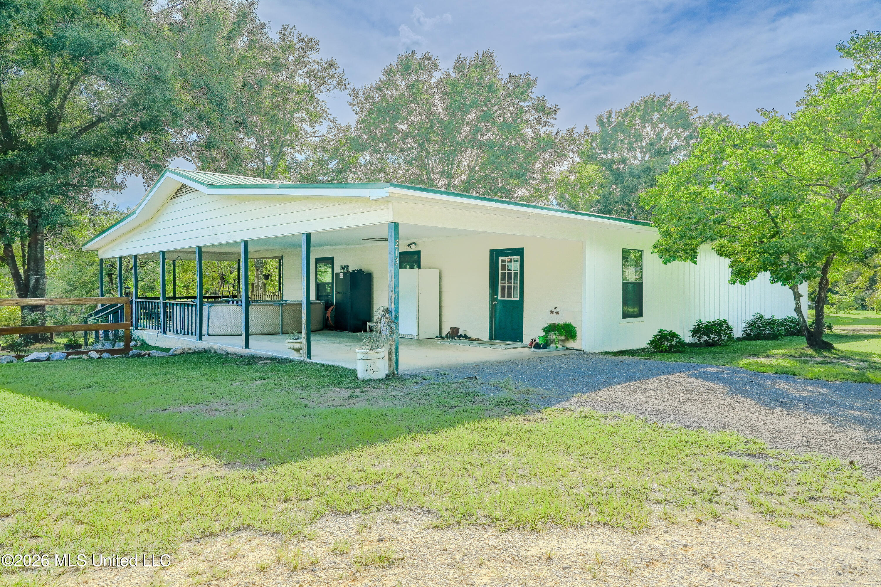 213 Sand Spring Loop Property Photo 23