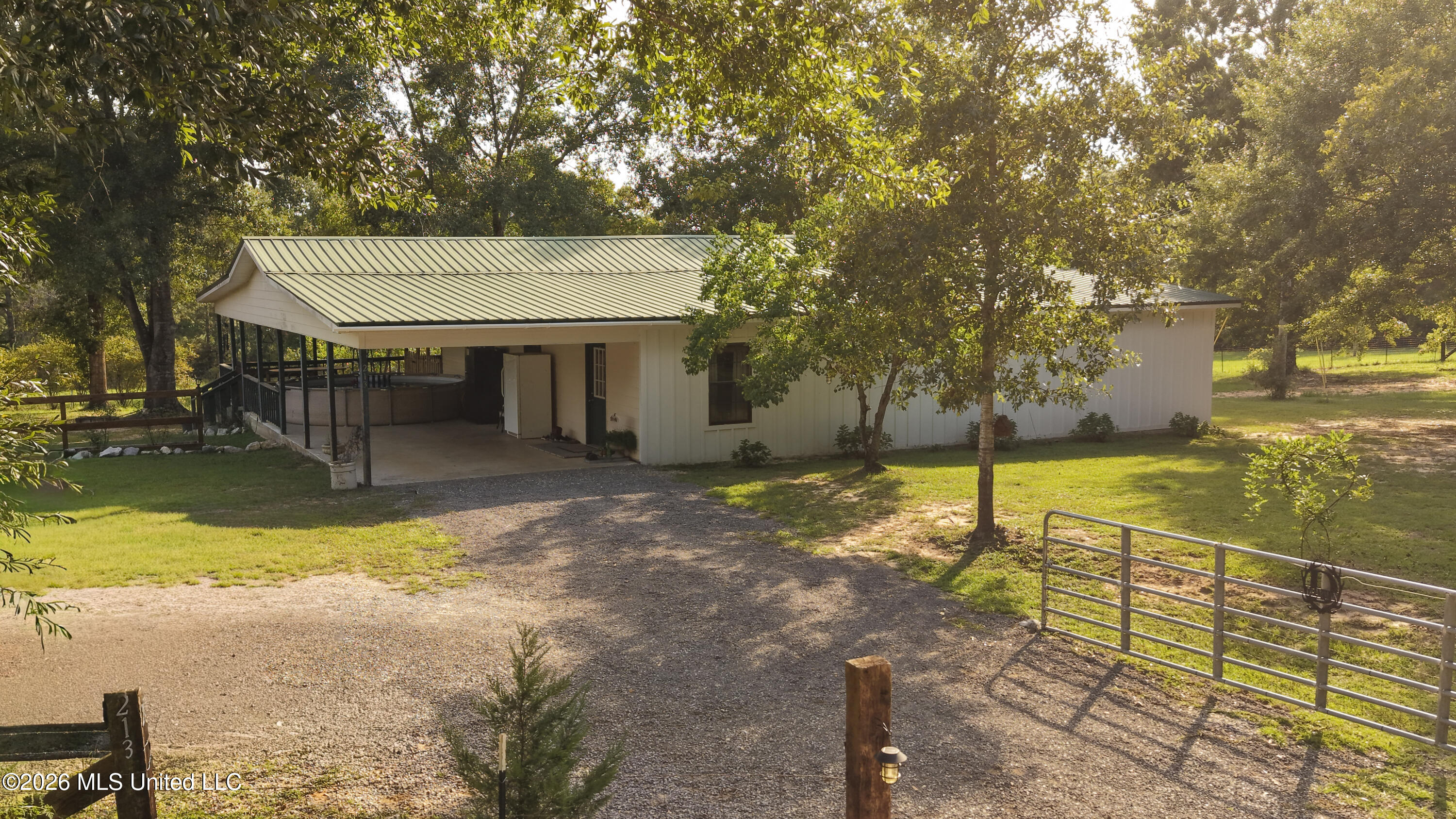 213 Sand Spring Loop Property Photo 27