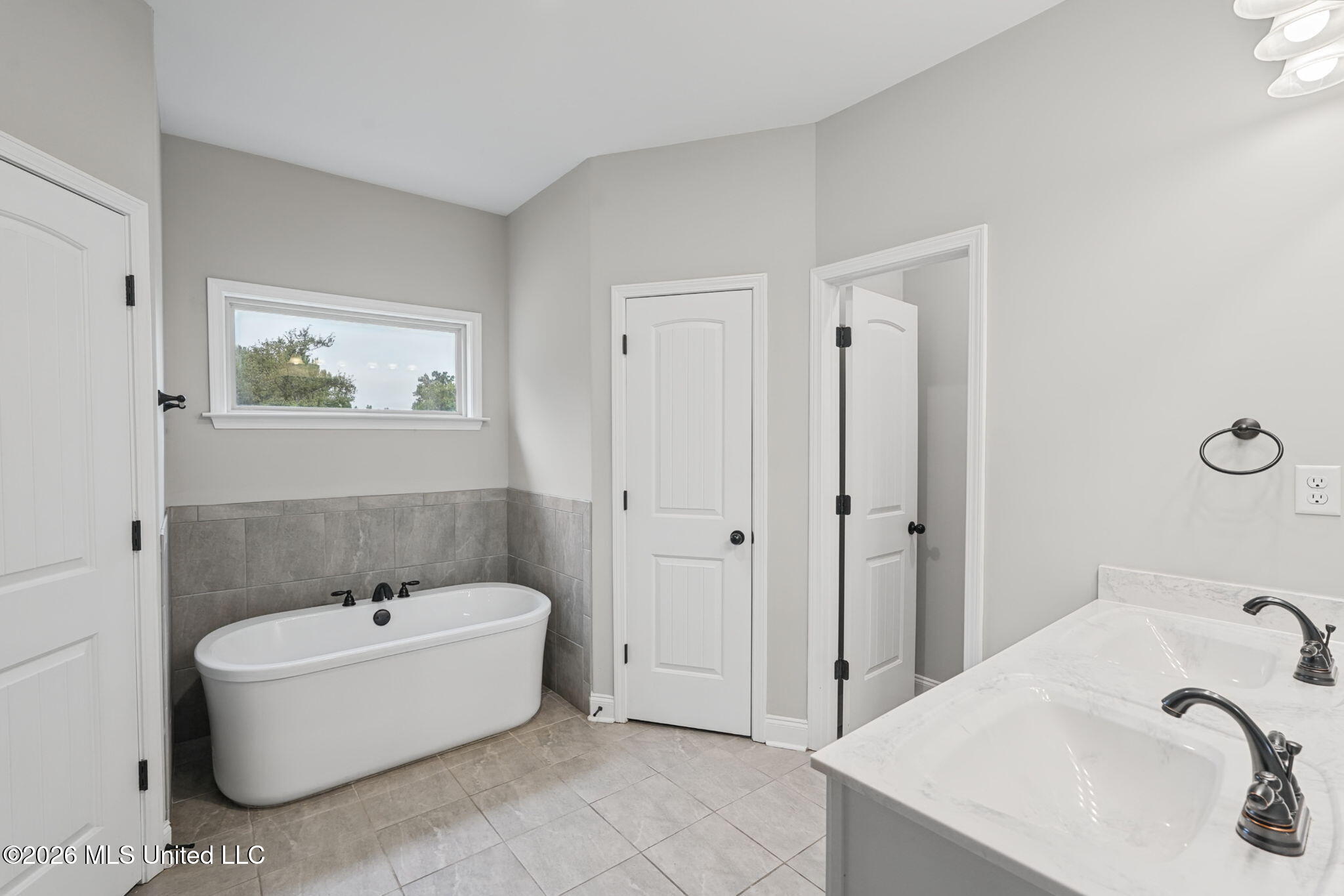 2384 Washington Woods Road Property Photo 17