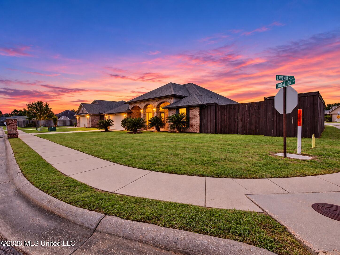 55 Tantallon Drive Property Photo 2