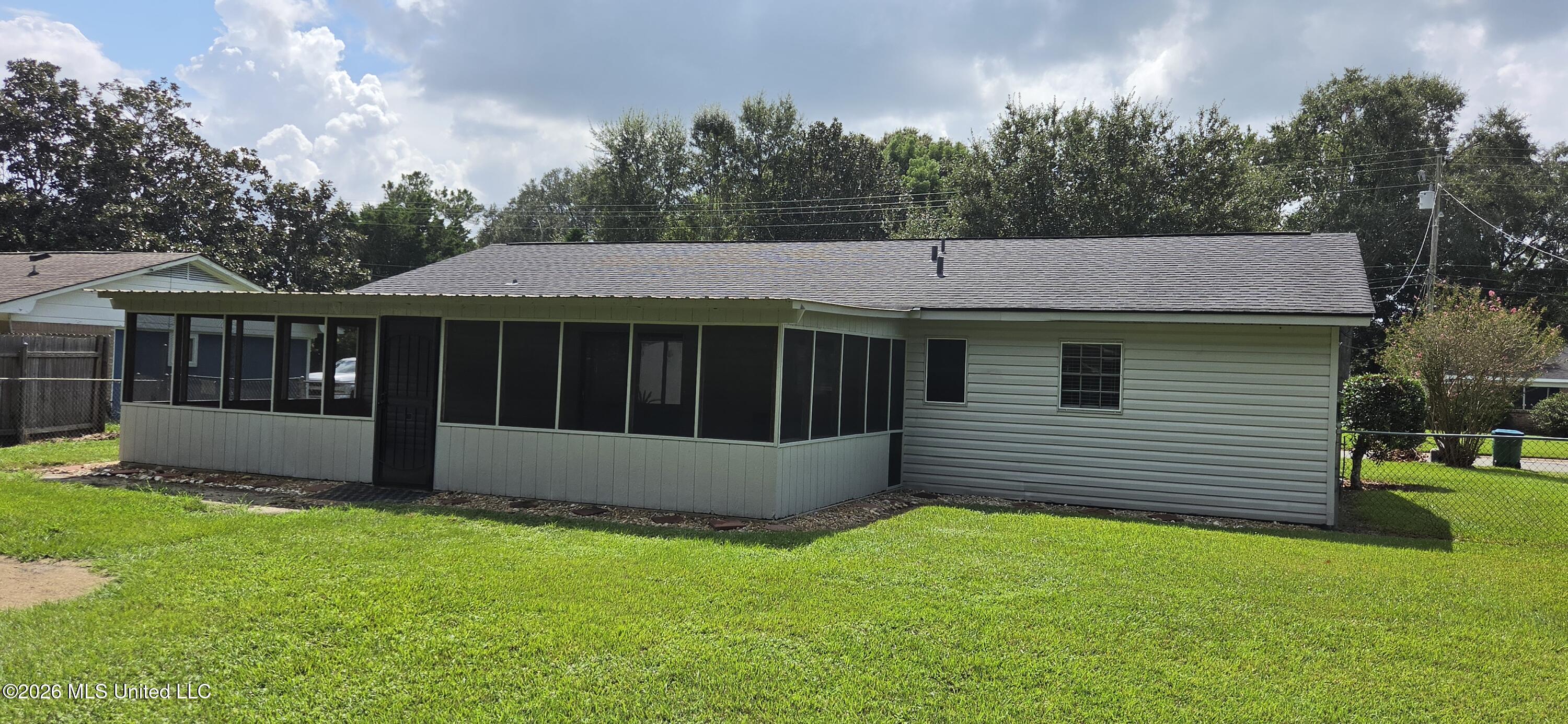 108 Graham Street Property Photo 2
