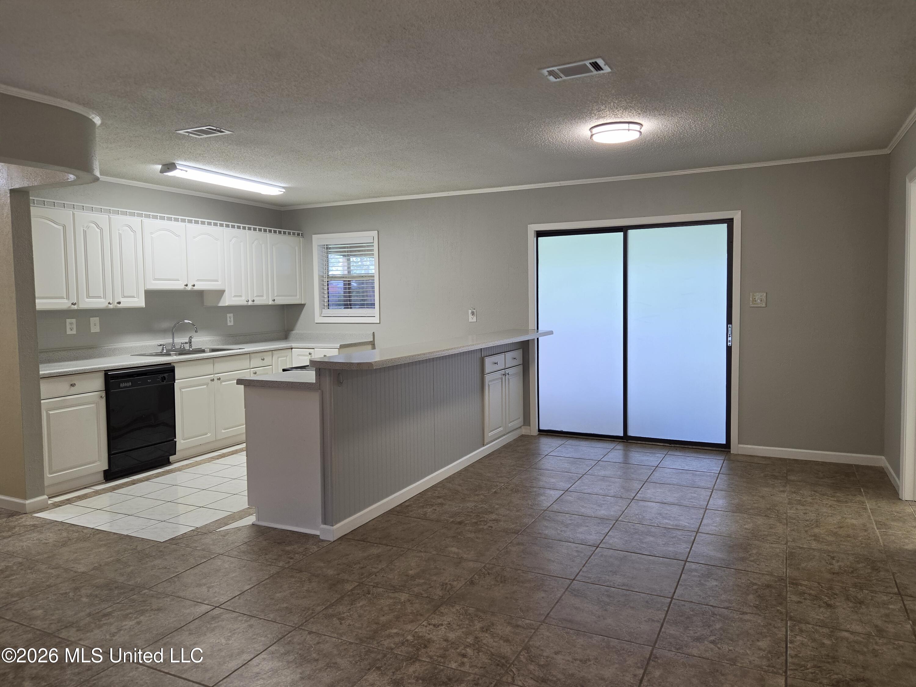 108 Graham Street Property Photo 6