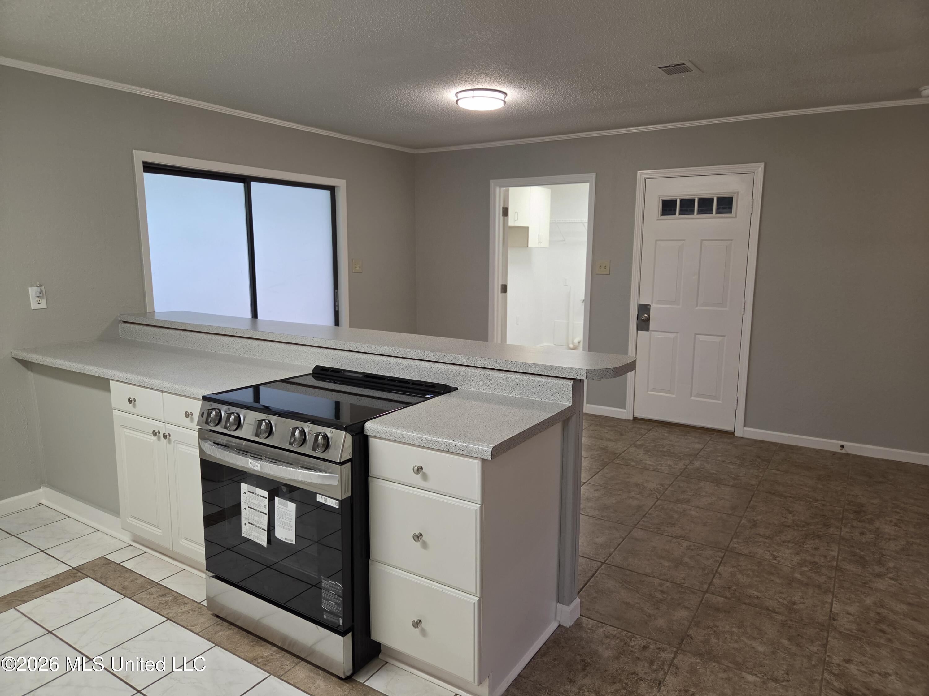 108 Graham Street Property Photo 8