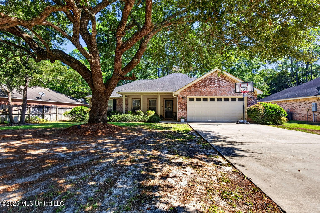 524 Oak Street Property Photo 1