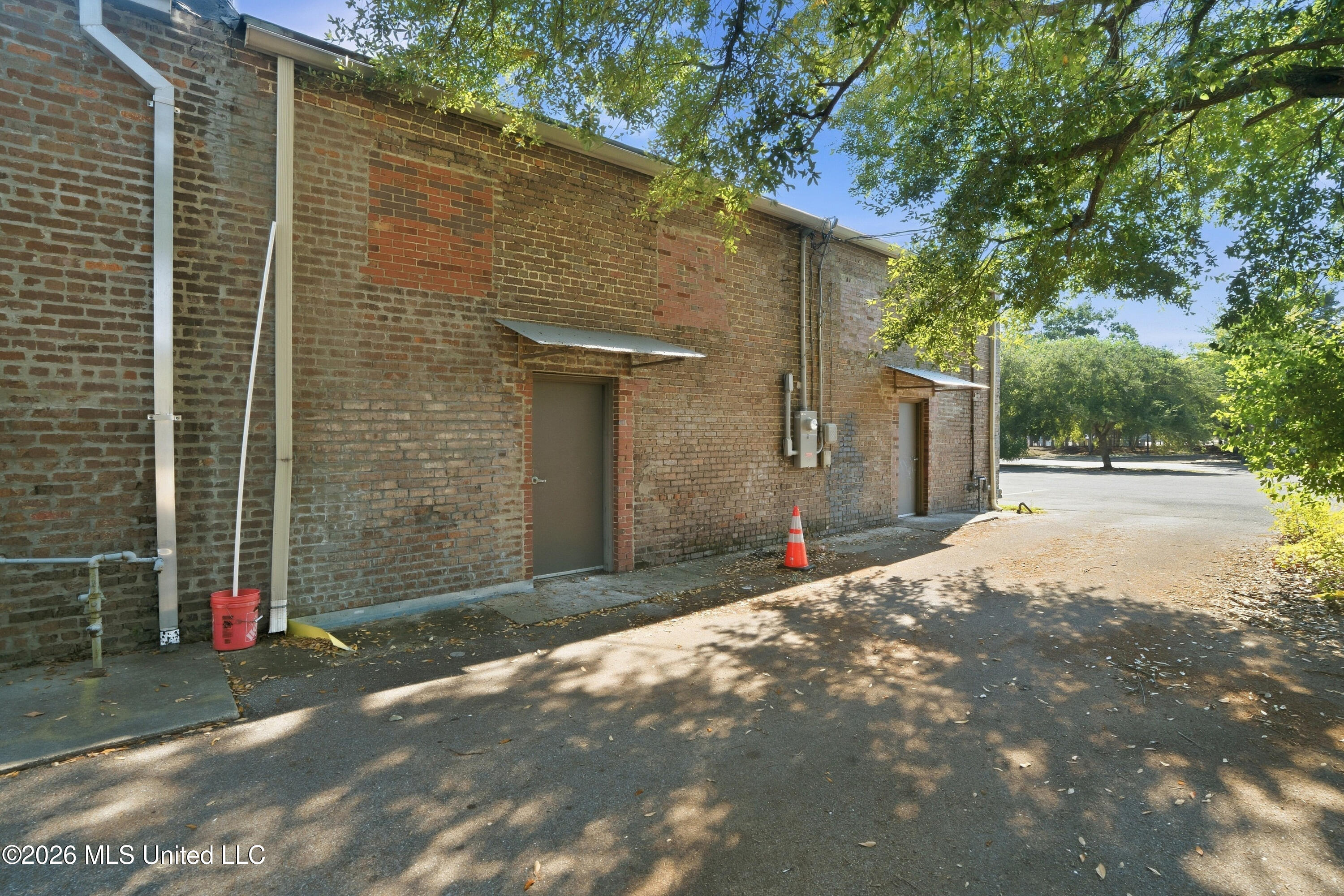 210 N Main Street Property Photo 18