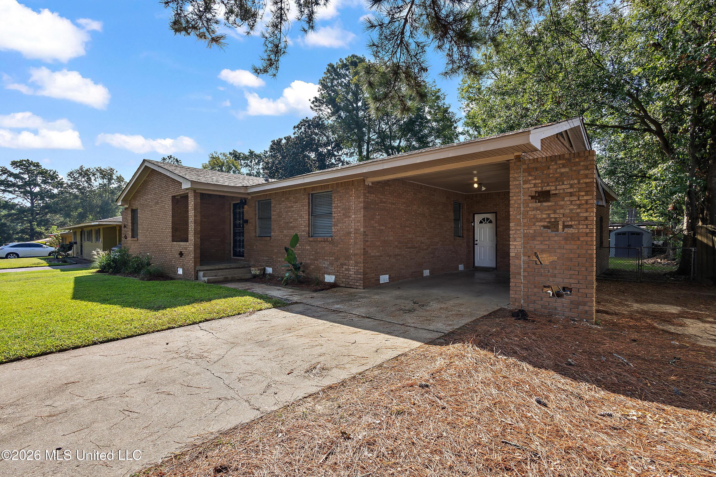 941 Berwood Drive Property Photo 2