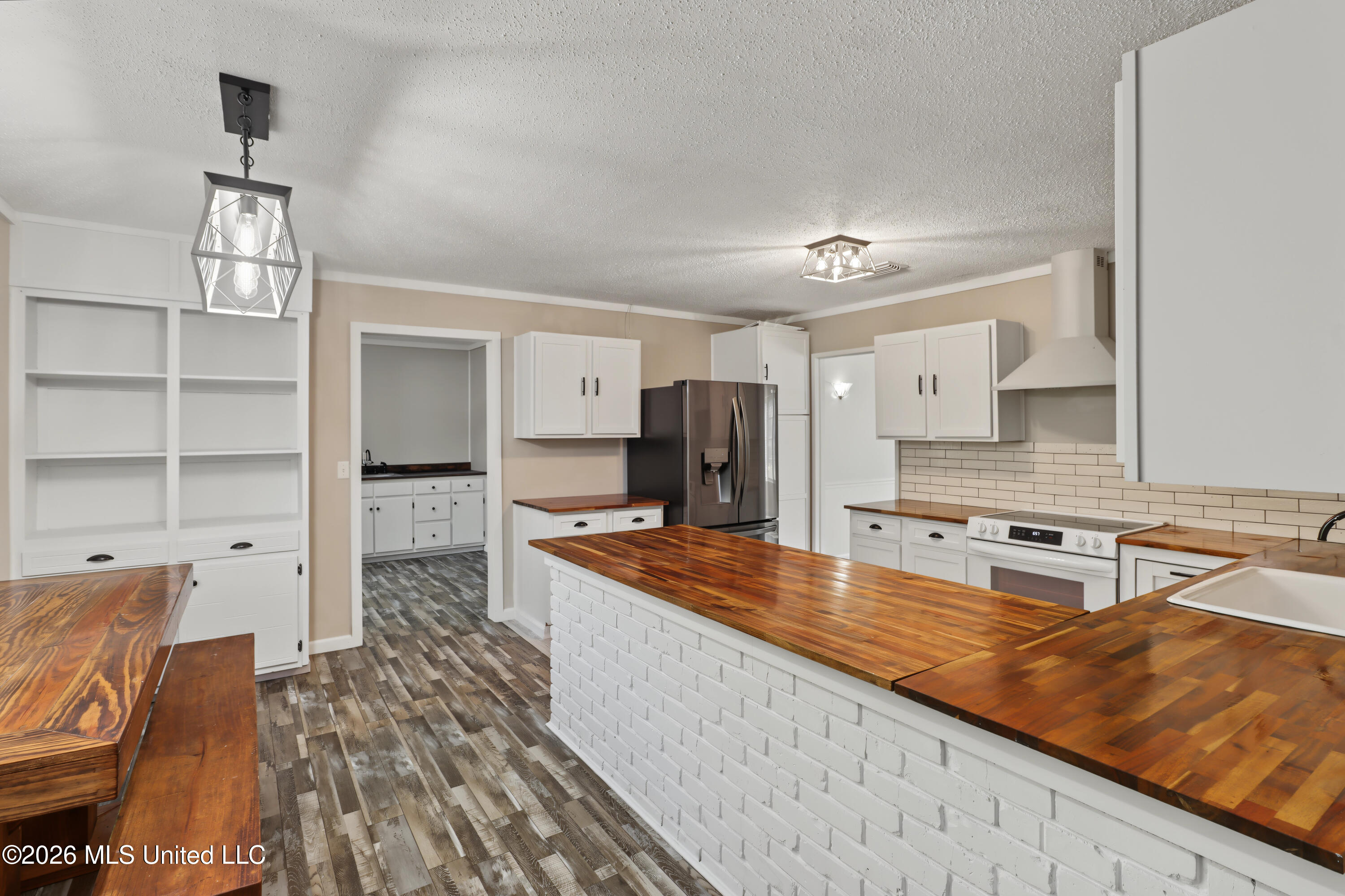 86 Teresa Drive Property Photo 9