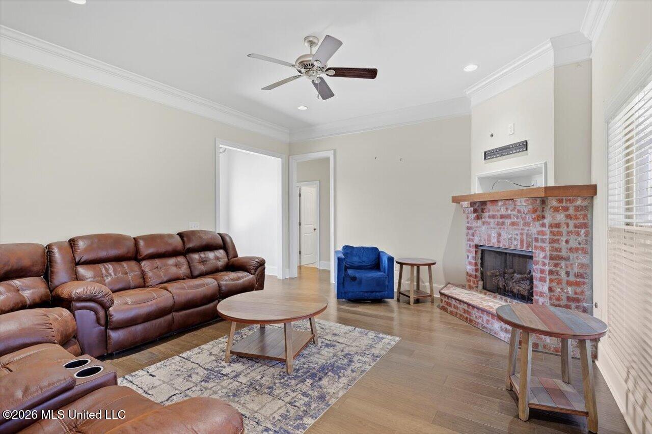 126 Essen Lane Property Photo 4