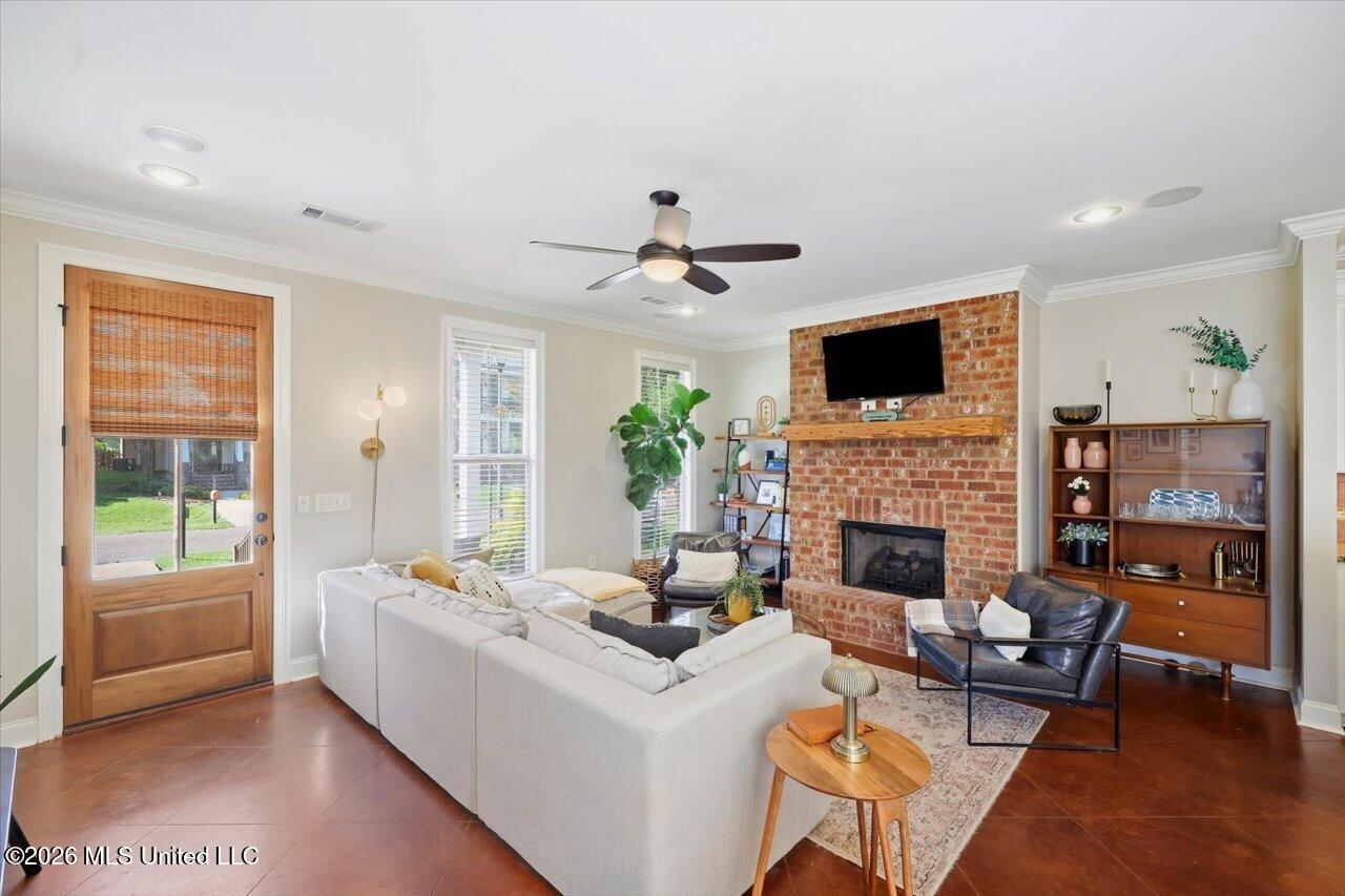 312 W Lawson Street Property Photo 7