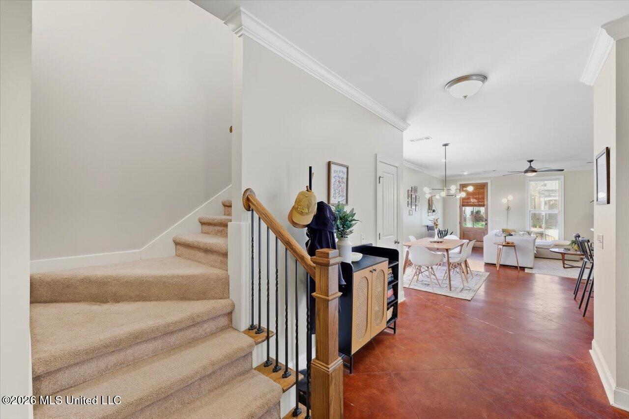 312 W Lawson Street Property Photo 17