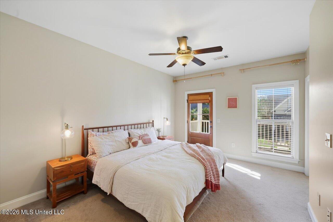 312 W Lawson Street Property Photo 18