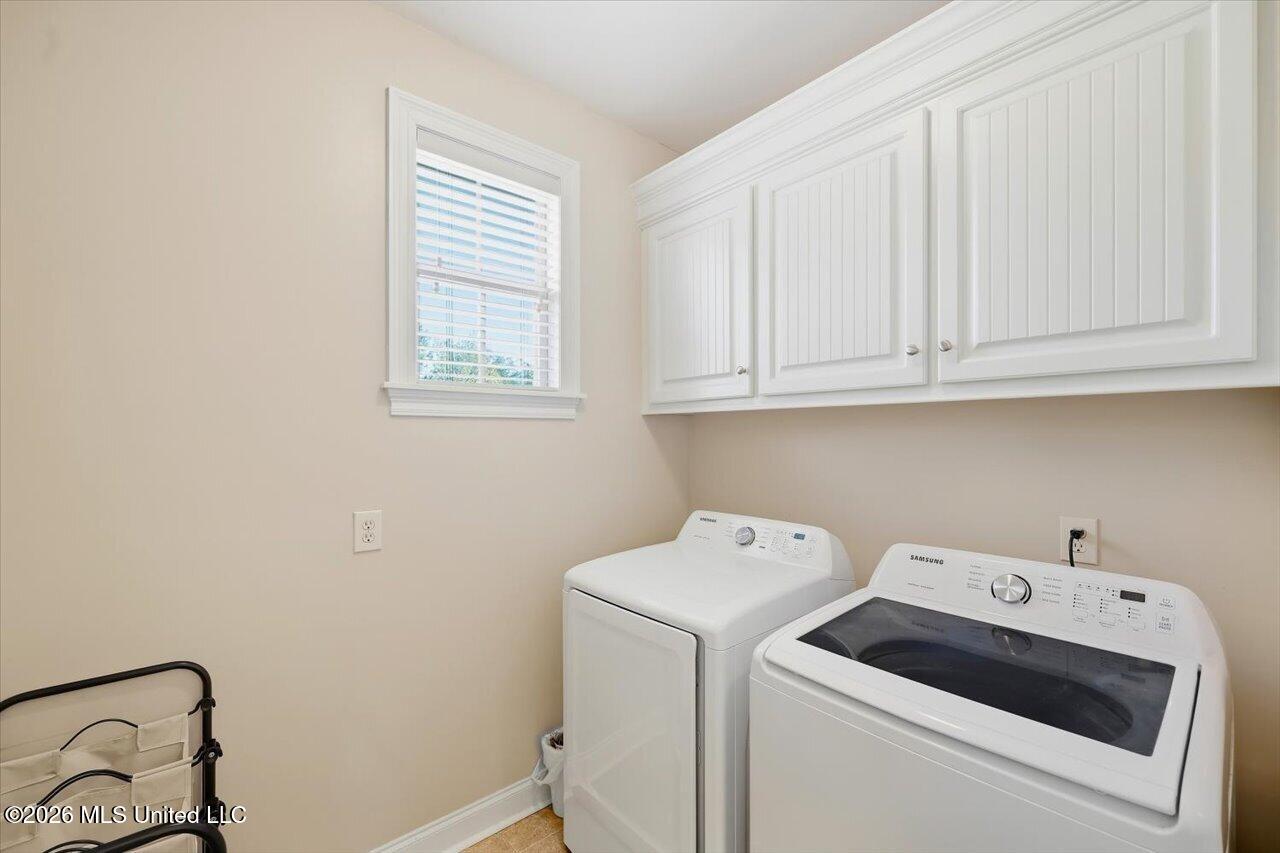 312 W Lawson Street Property Photo 29