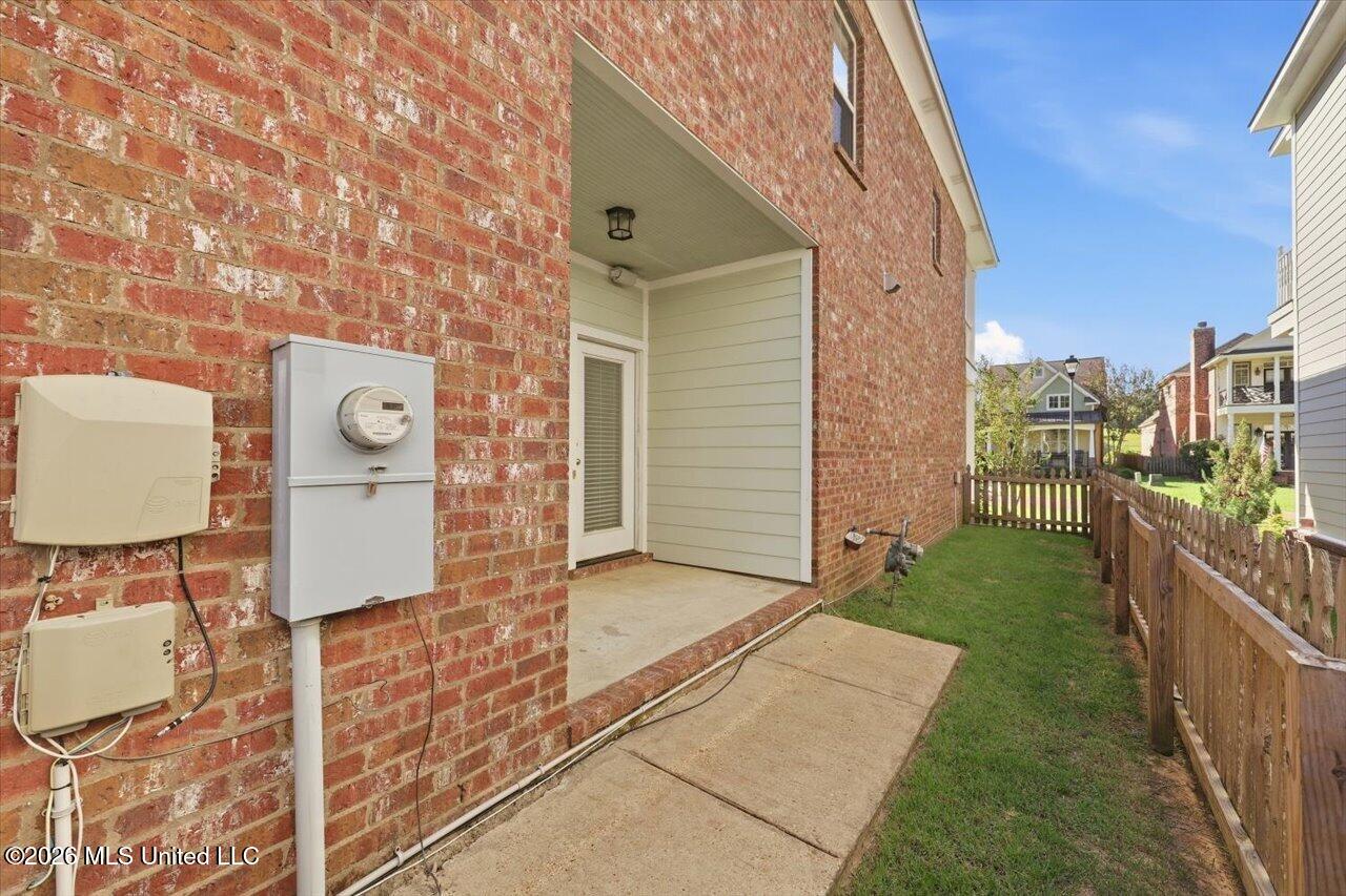 312 W Lawson Street Property Photo 30