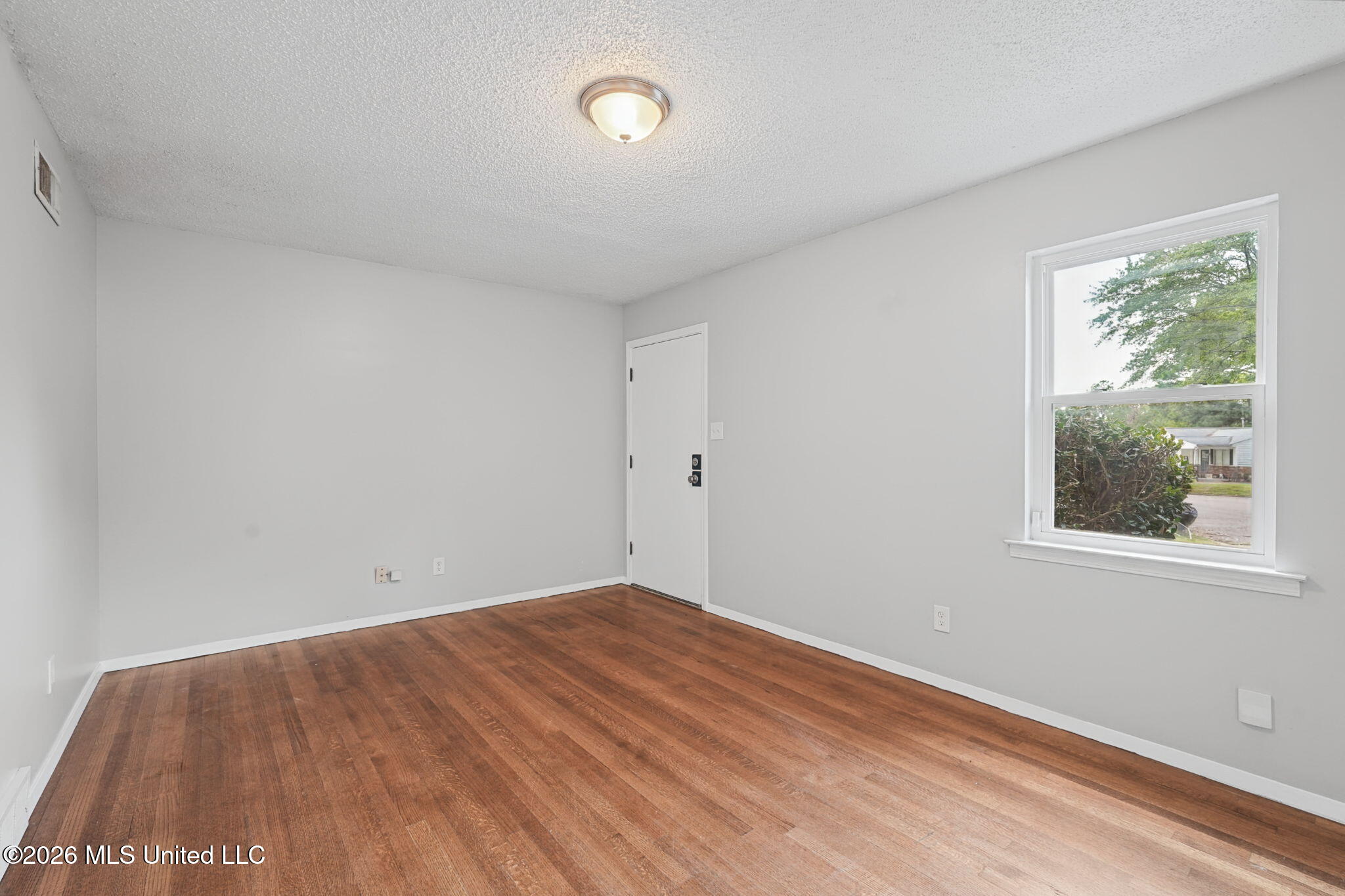 1693 Carla Cove Property Photo 6