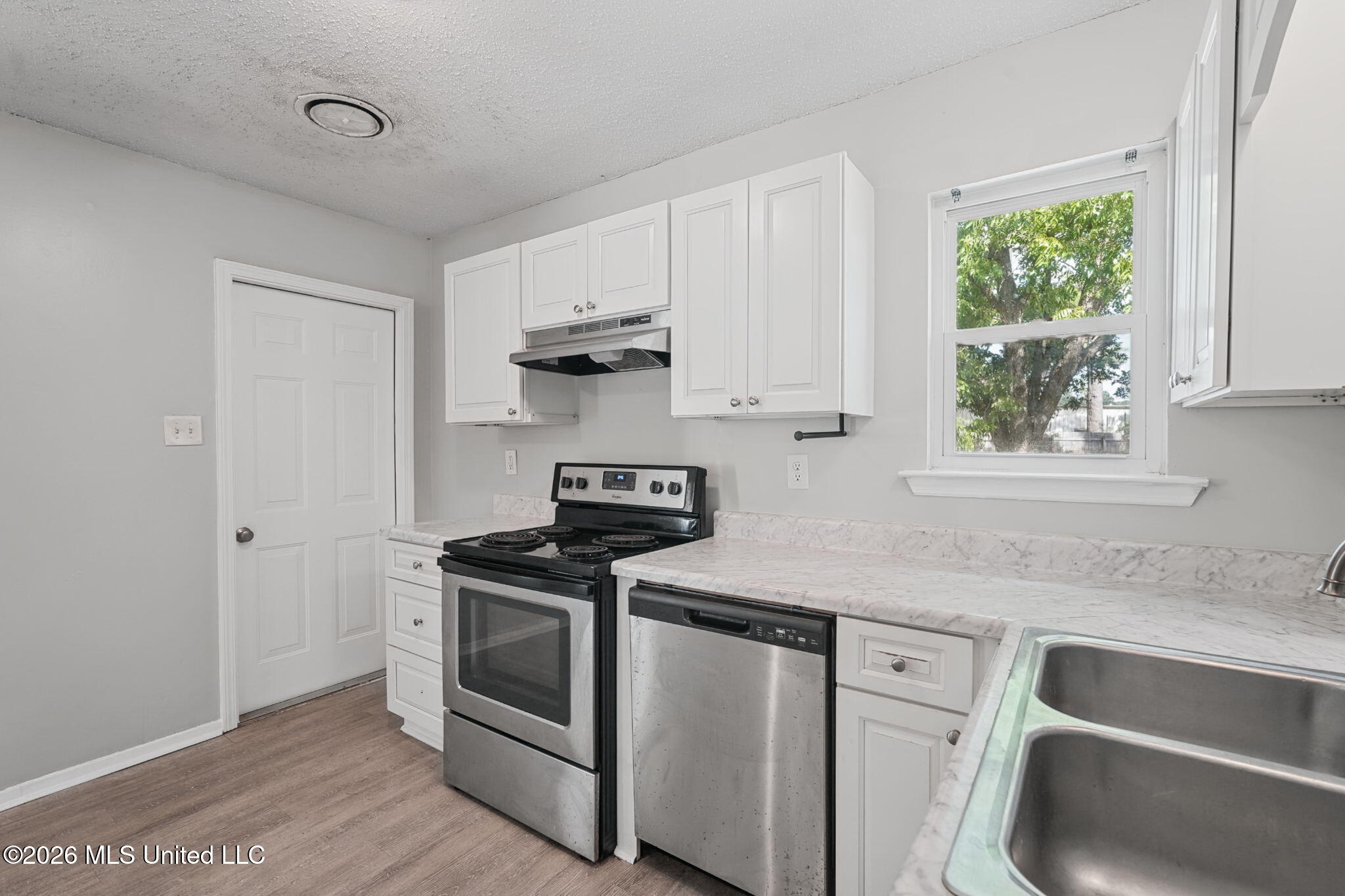 1693 Carla Cove Property Photo 12