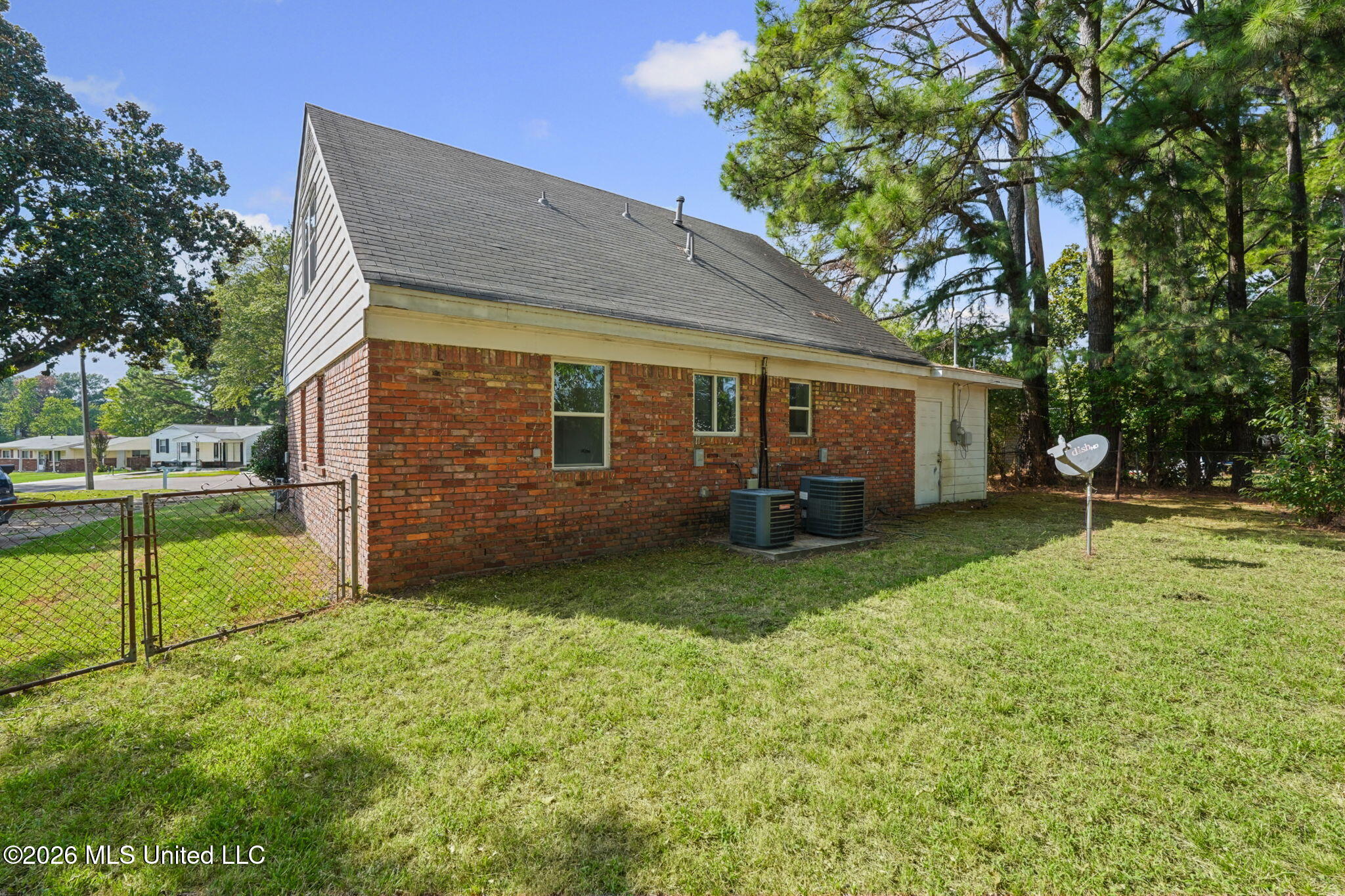 1693 Carla Cove Property Photo 23