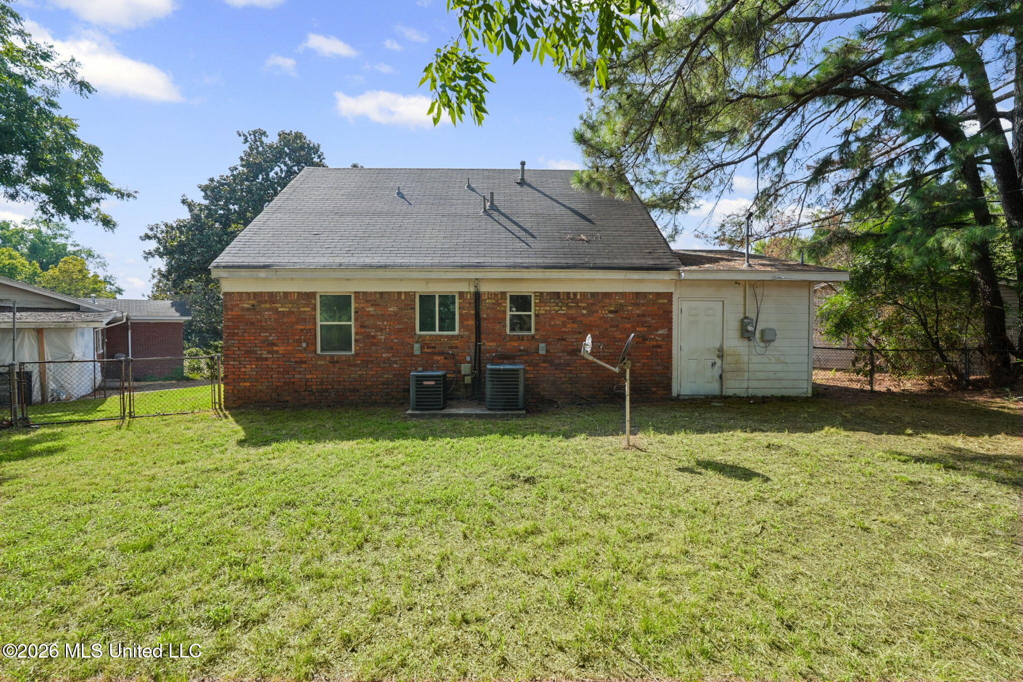 1693 Carla Cove Property Photo 24
