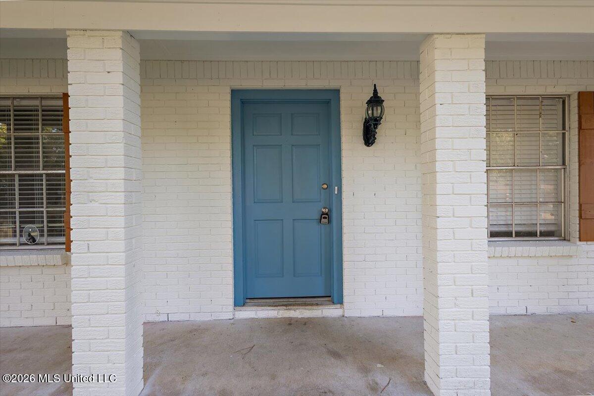 2549 Gina Drive Property Photo 4