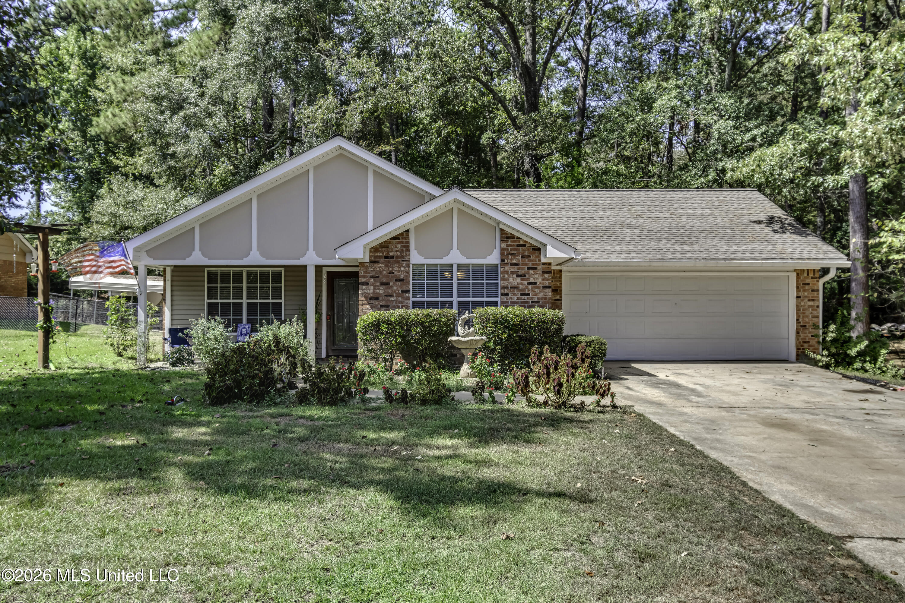 28 Circle Drive Property Photo 1