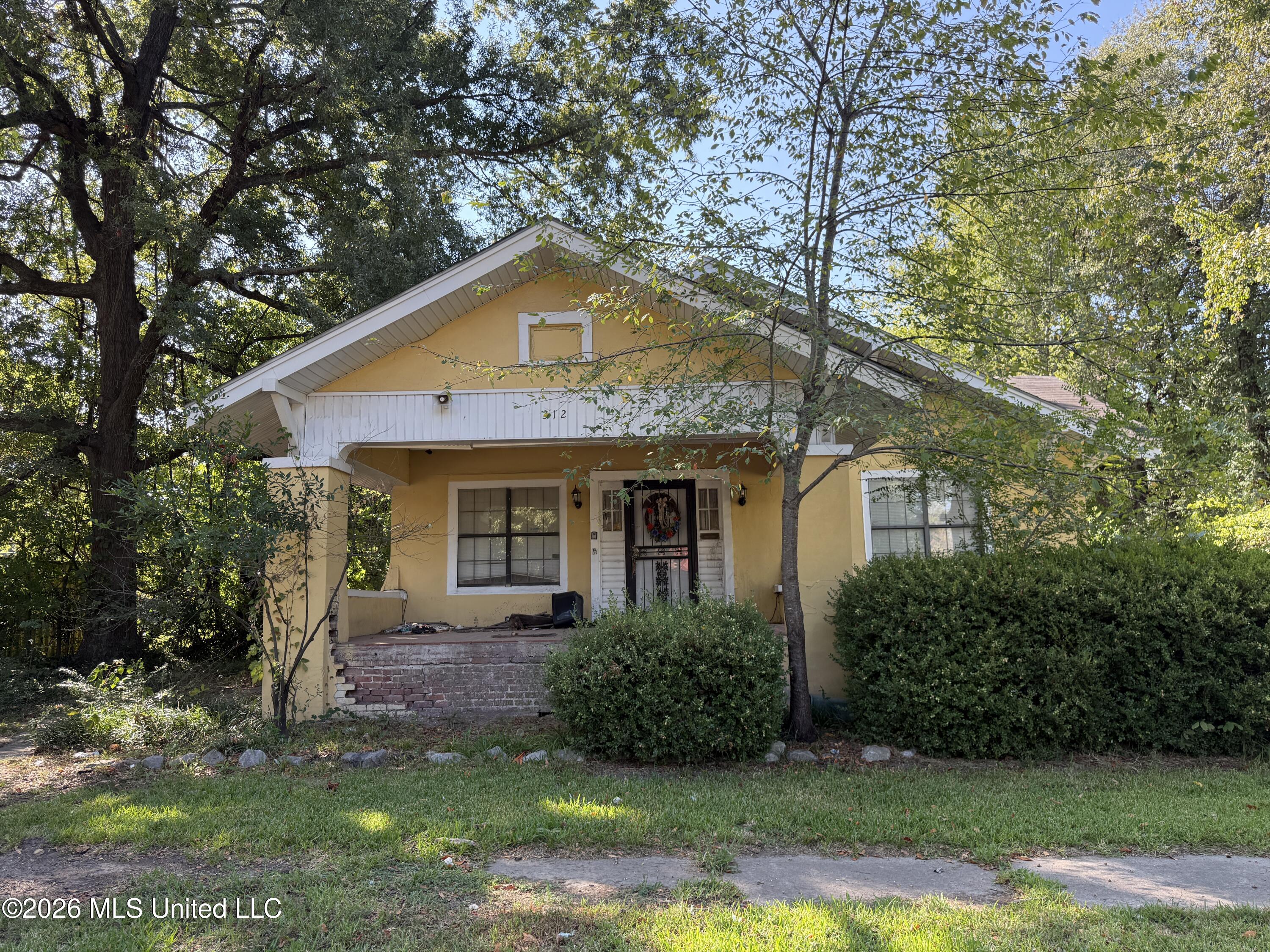 312 Catalpa Street Property Photo 1