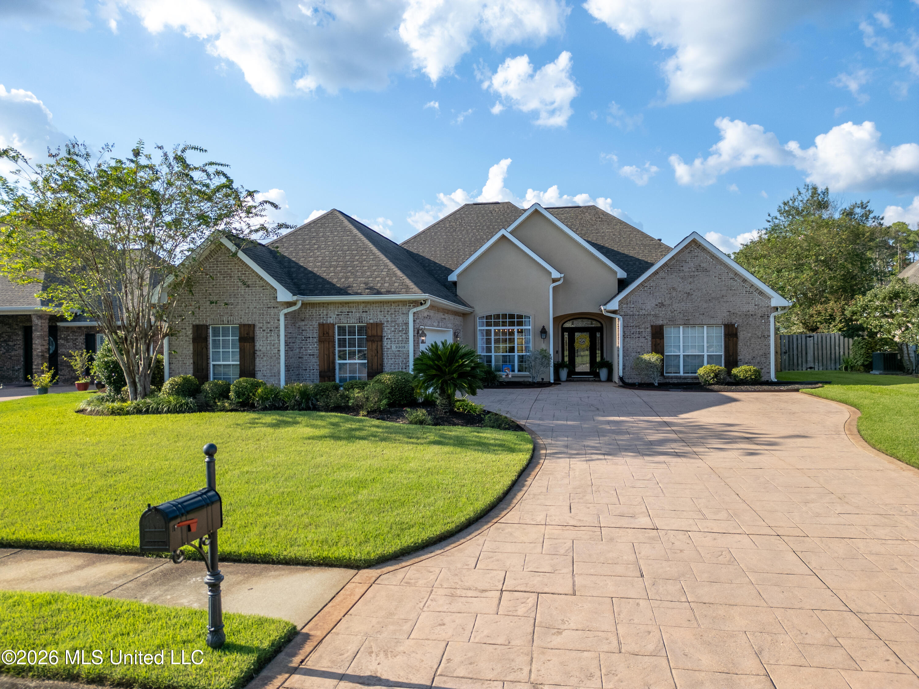 9309 Alcove Lane Property Photo 3