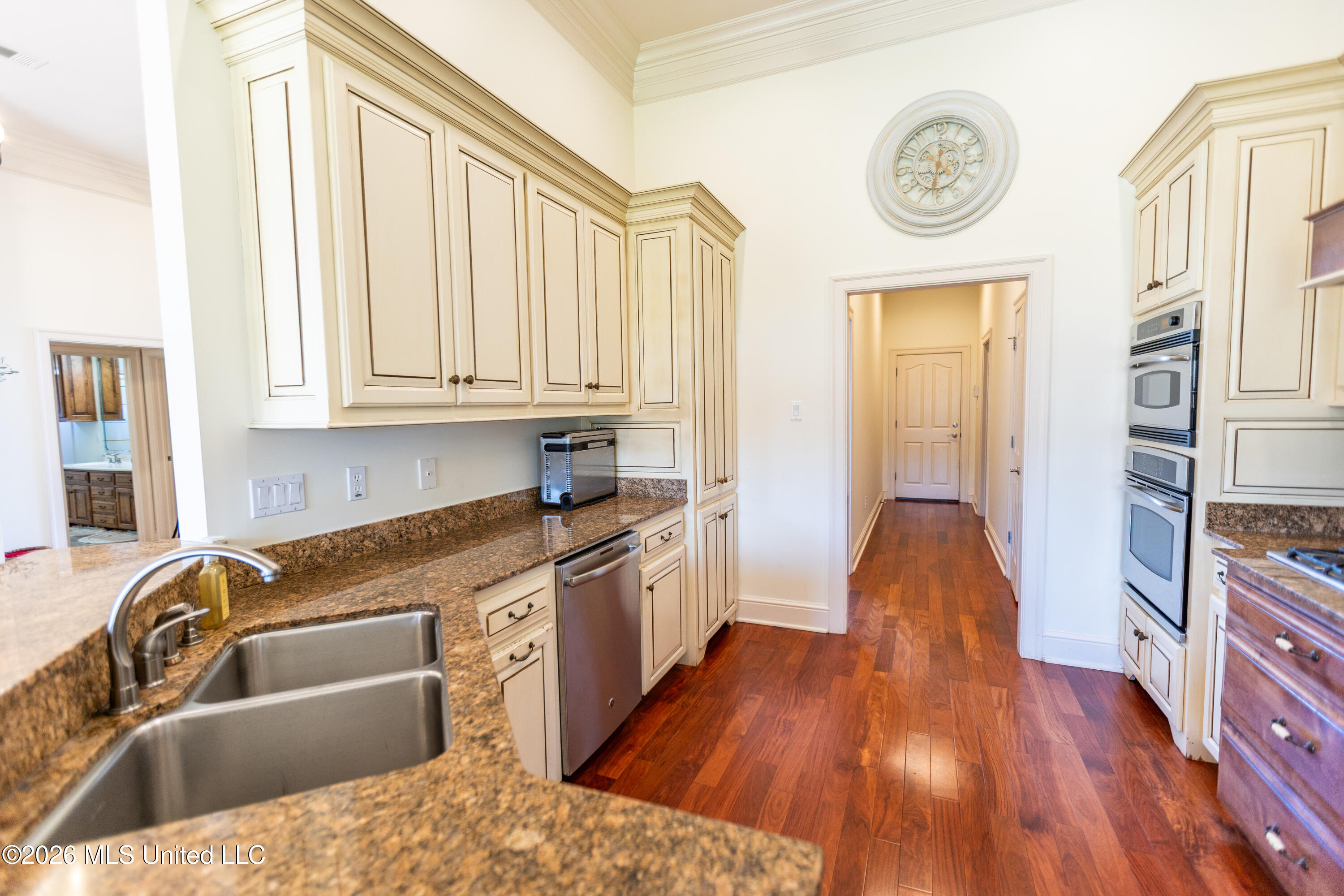 9309 Alcove Lane Property Photo 17