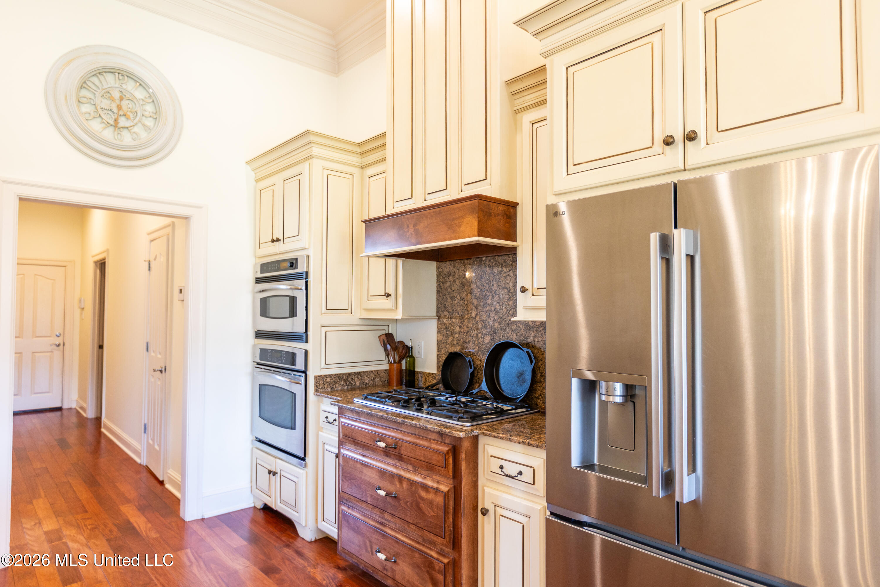 9309 Alcove Lane Property Photo 18