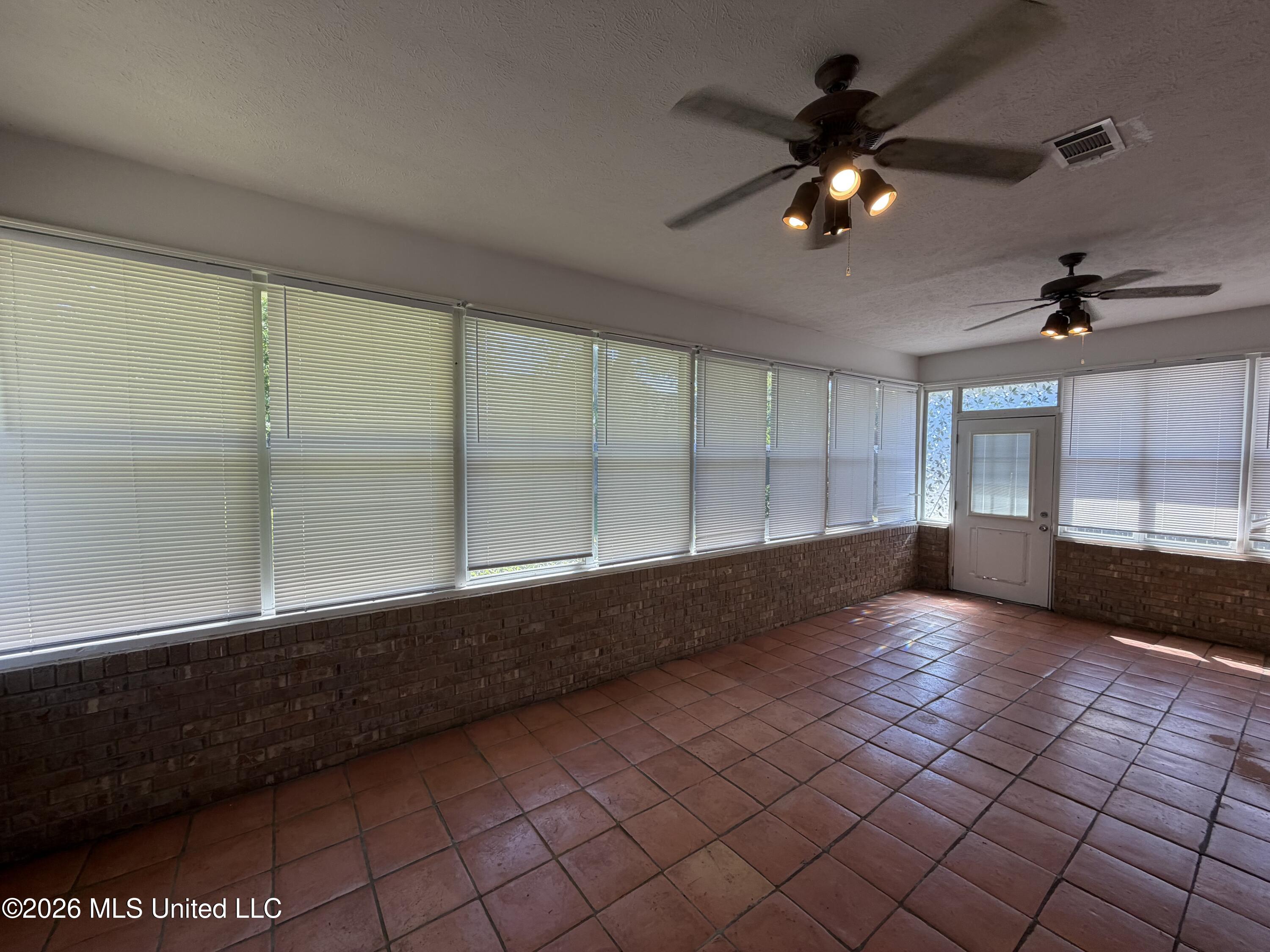 436 Madison Oaks Drive Property Photo 15
