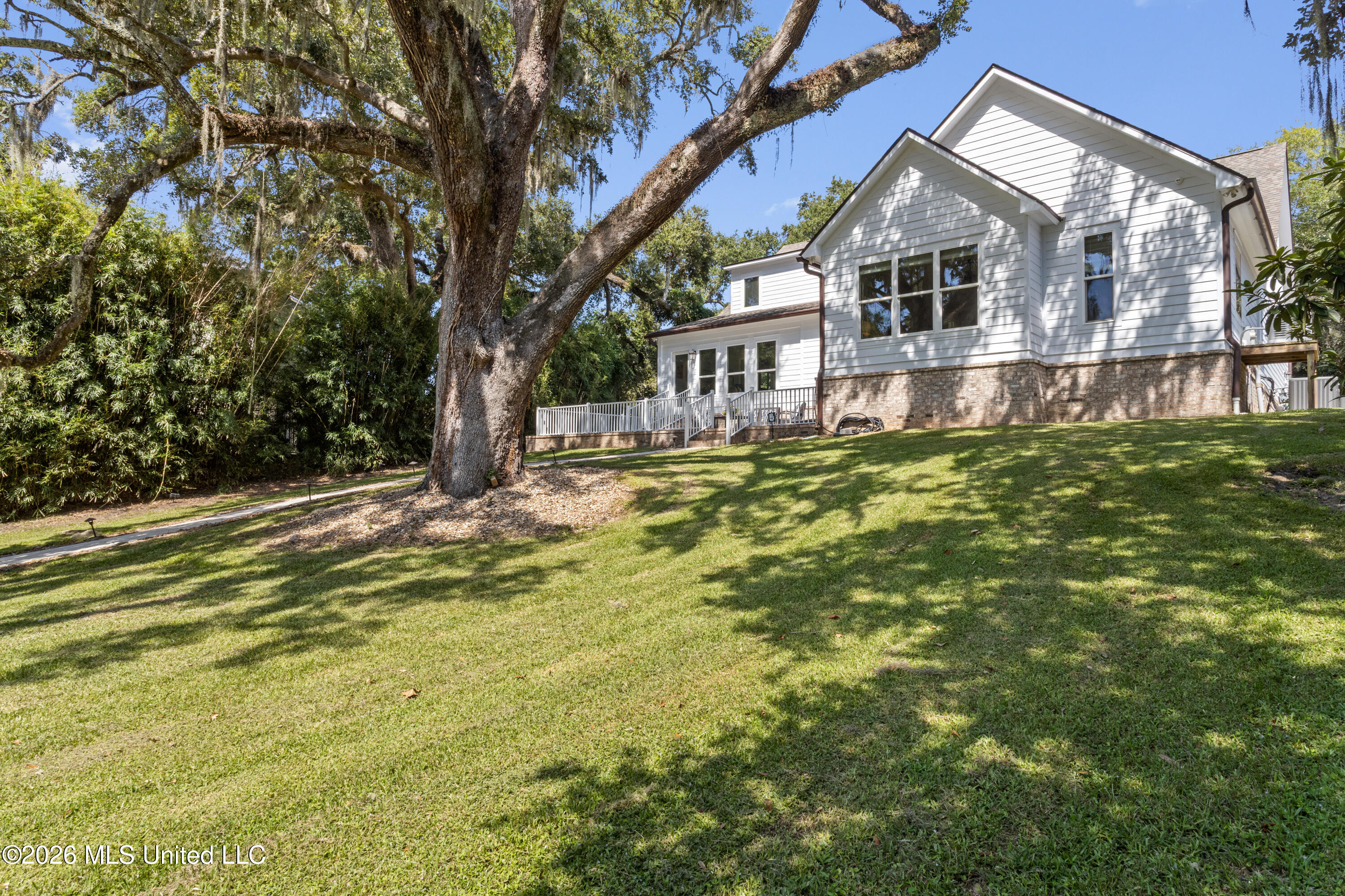 1016 Lafontaine Street Property Photo 70