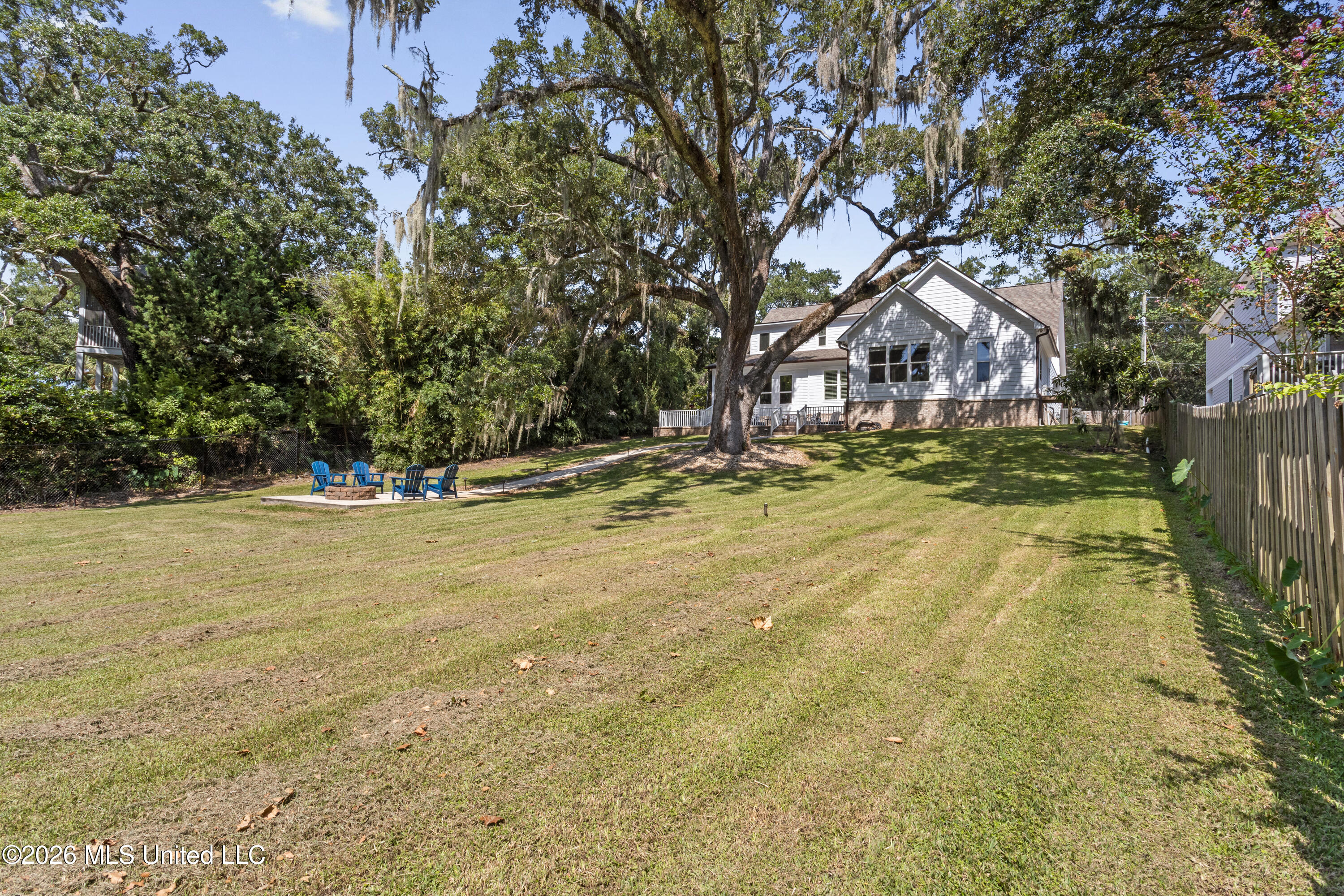 1016 Lafontaine Street Property Photo 75