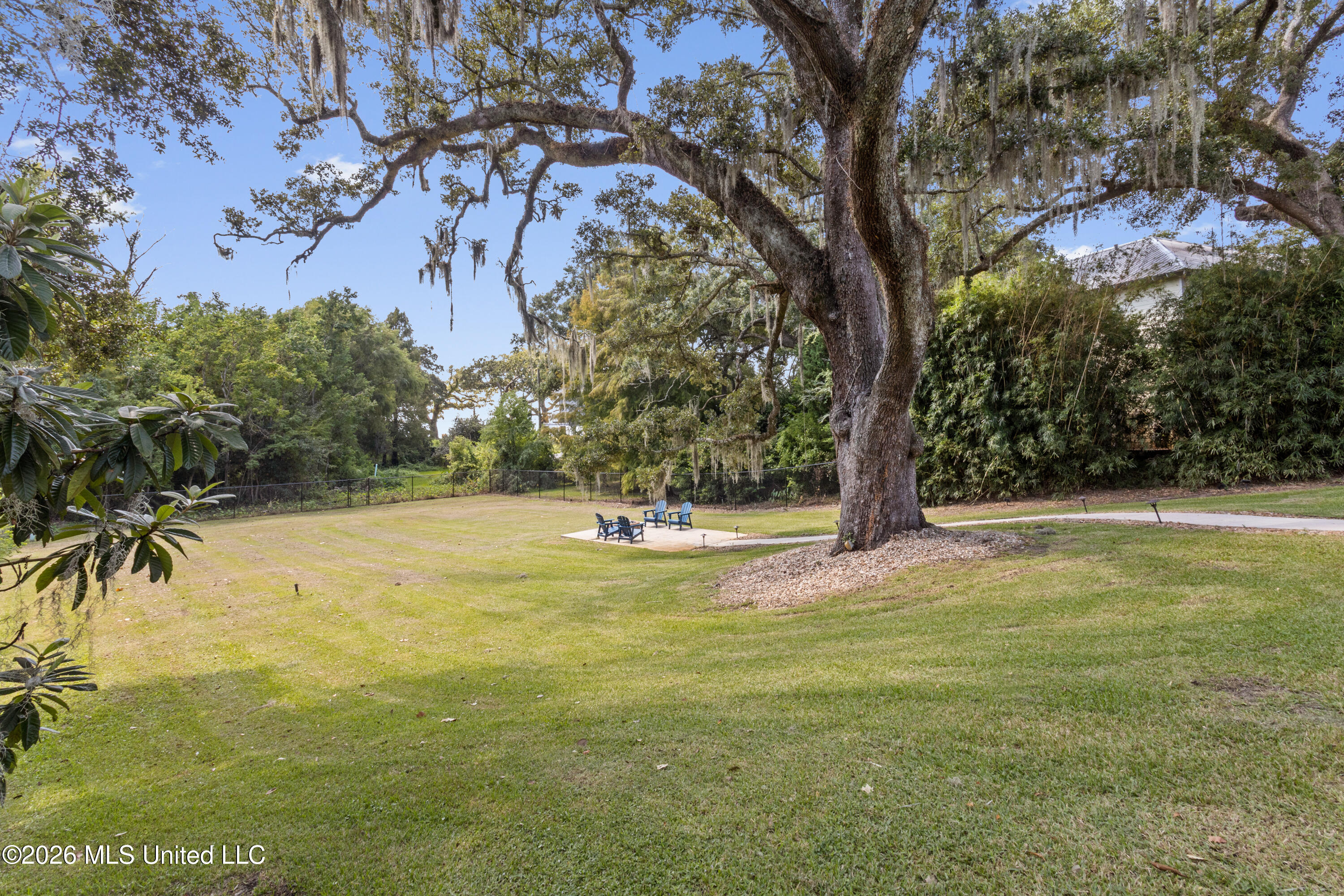 1016 Lafontaine Street Property Photo 76