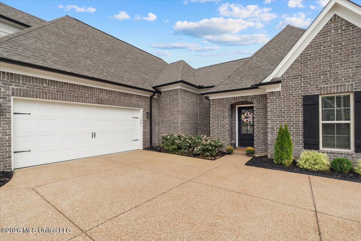 1762 Benton Drive Property Photo 3