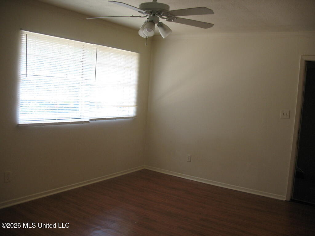 940 Bellevue Place Property Photo 4