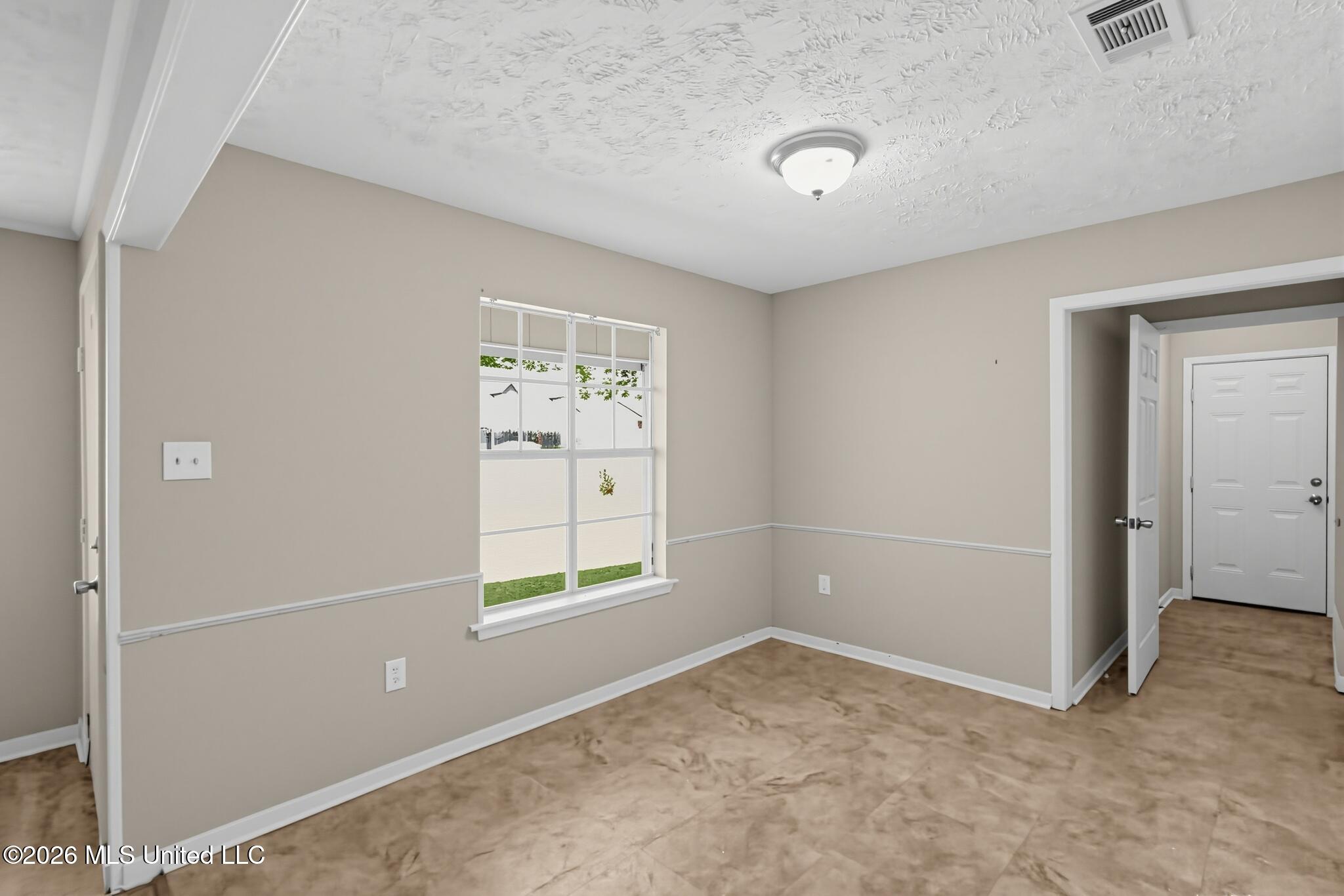 1334 Whispering Oaks Cove Property Photo 8