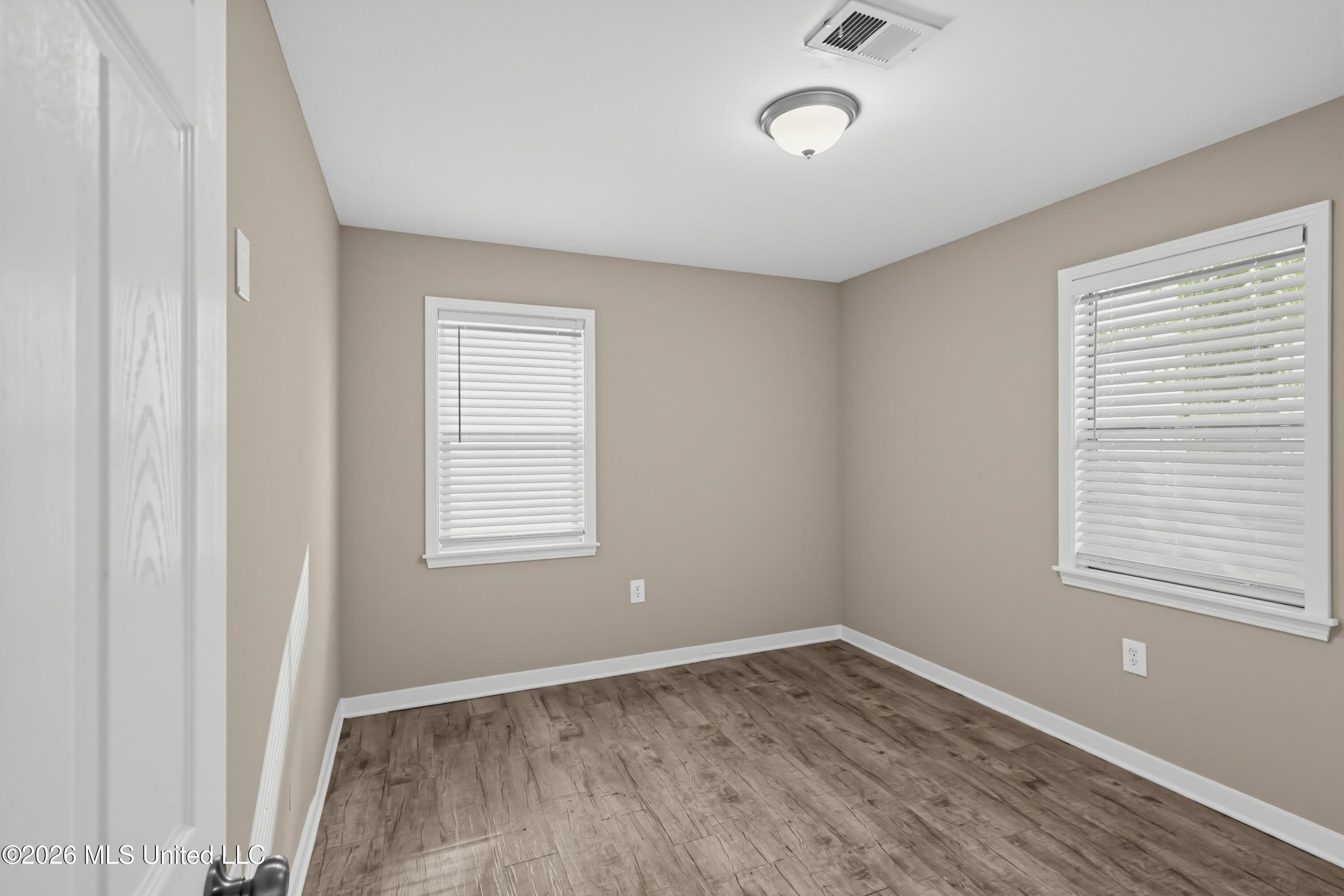 1334 Whispering Oaks Cove Property Photo 10