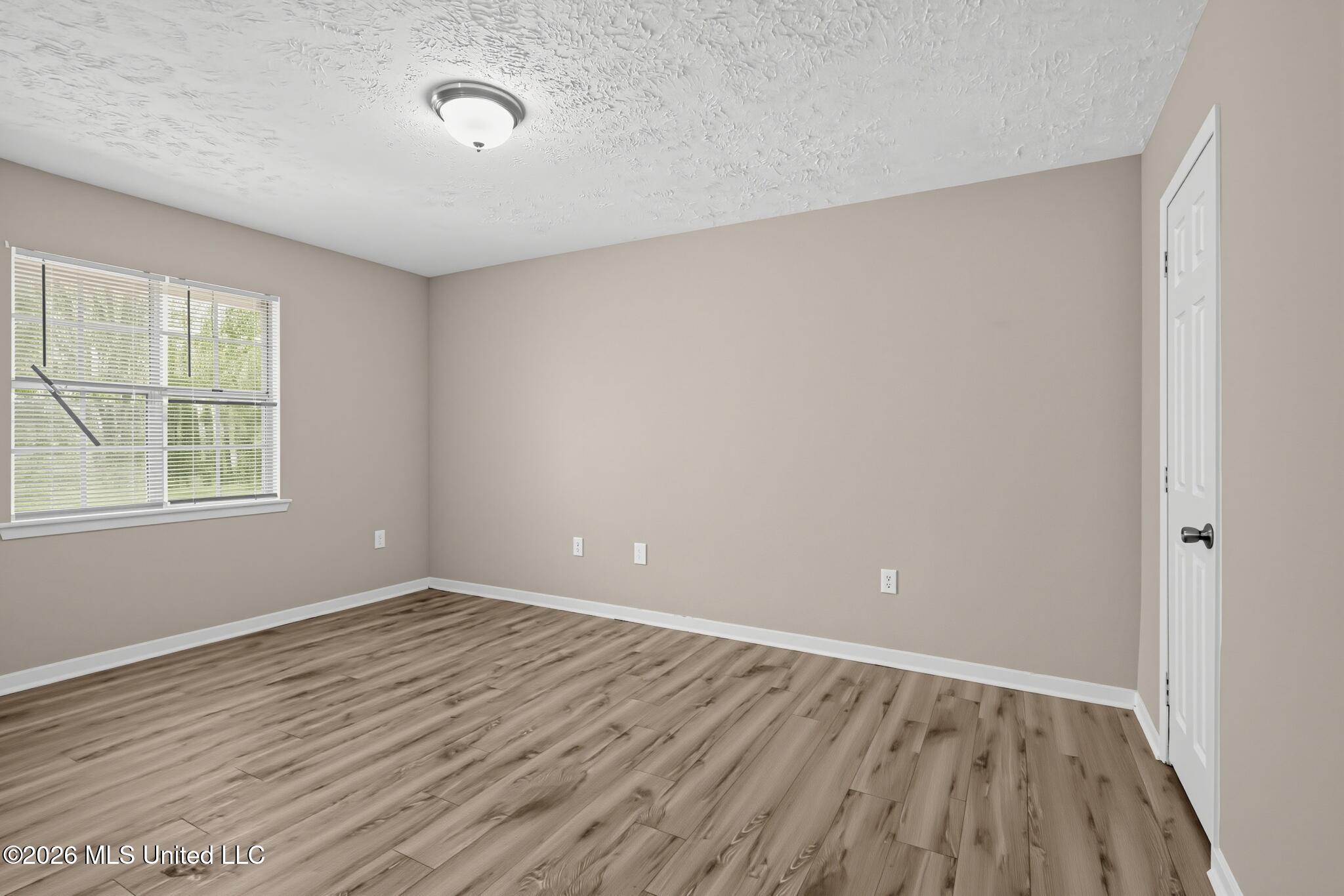 1334 Whispering Oaks Cove Property Photo 12